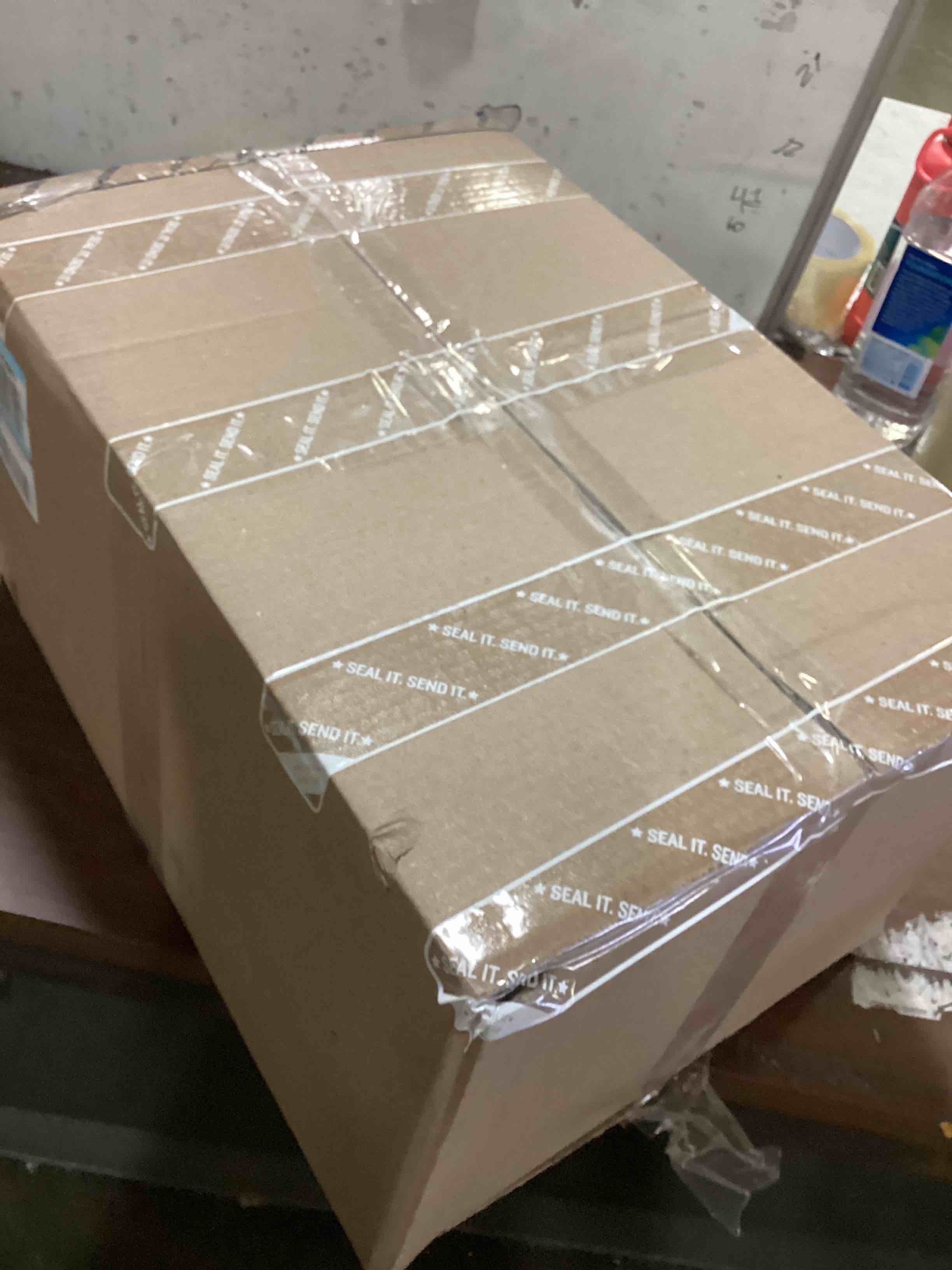 https://s3.amazonaws.com/lotting-images-prod/bidfta/RED5274231_1695413804053.jpeg
