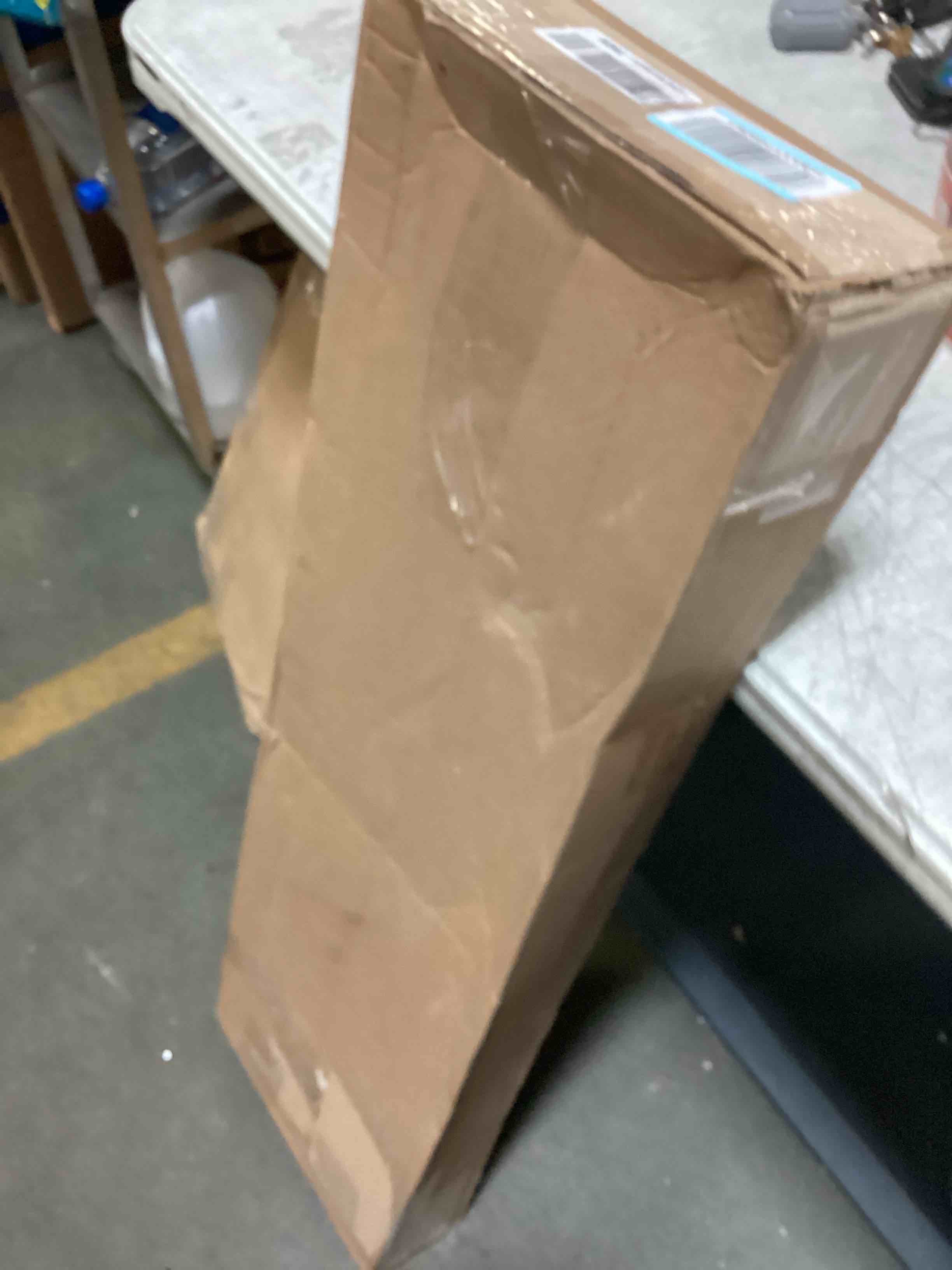 https://s3.amazonaws.com/lotting-images-prod/bidfta/RED5274357_1695655948872.jpeg
