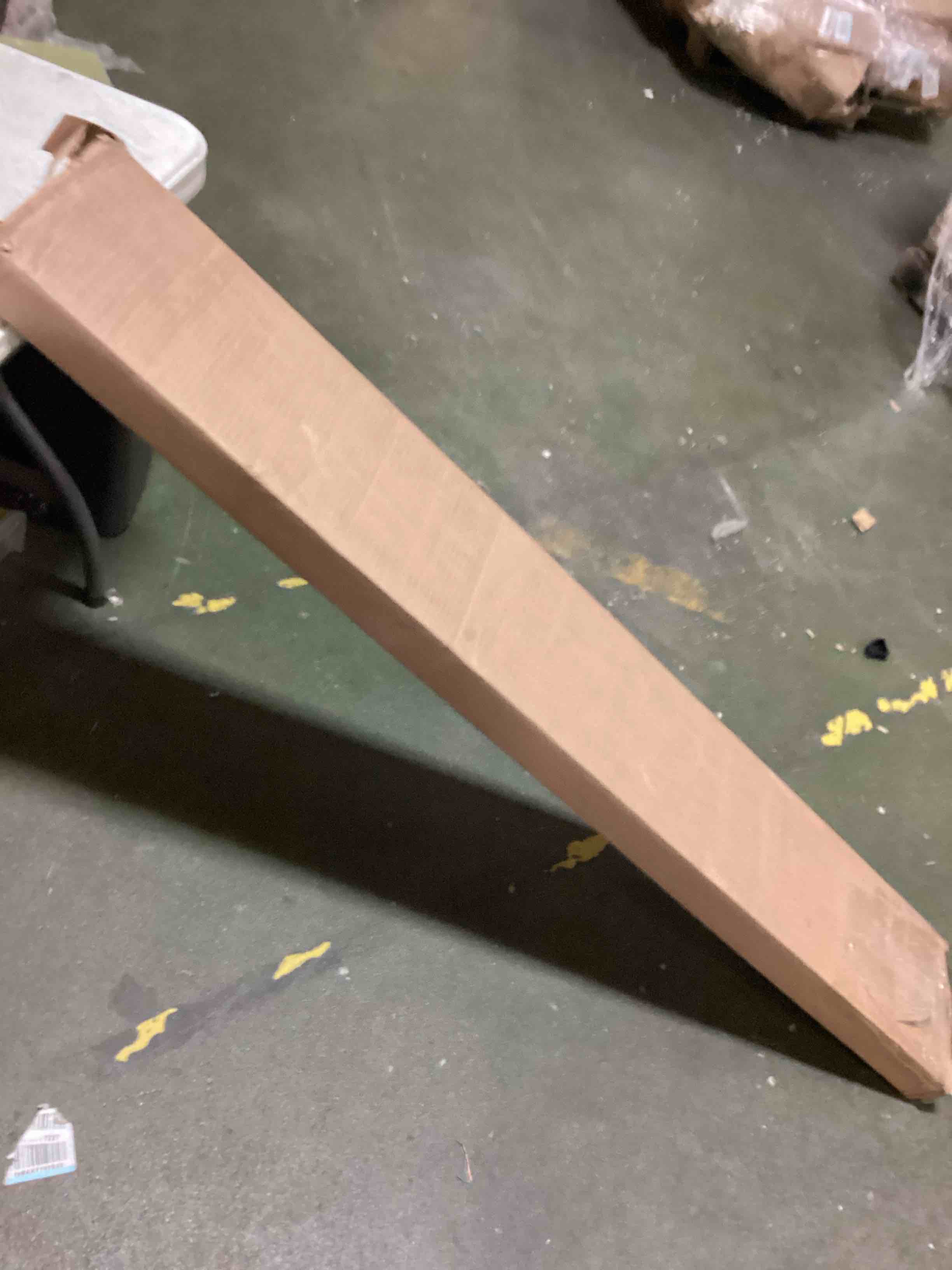 https://s3.amazonaws.com/lotting-images-prod/bidfta/RED5274380_1695658269519.jpeg