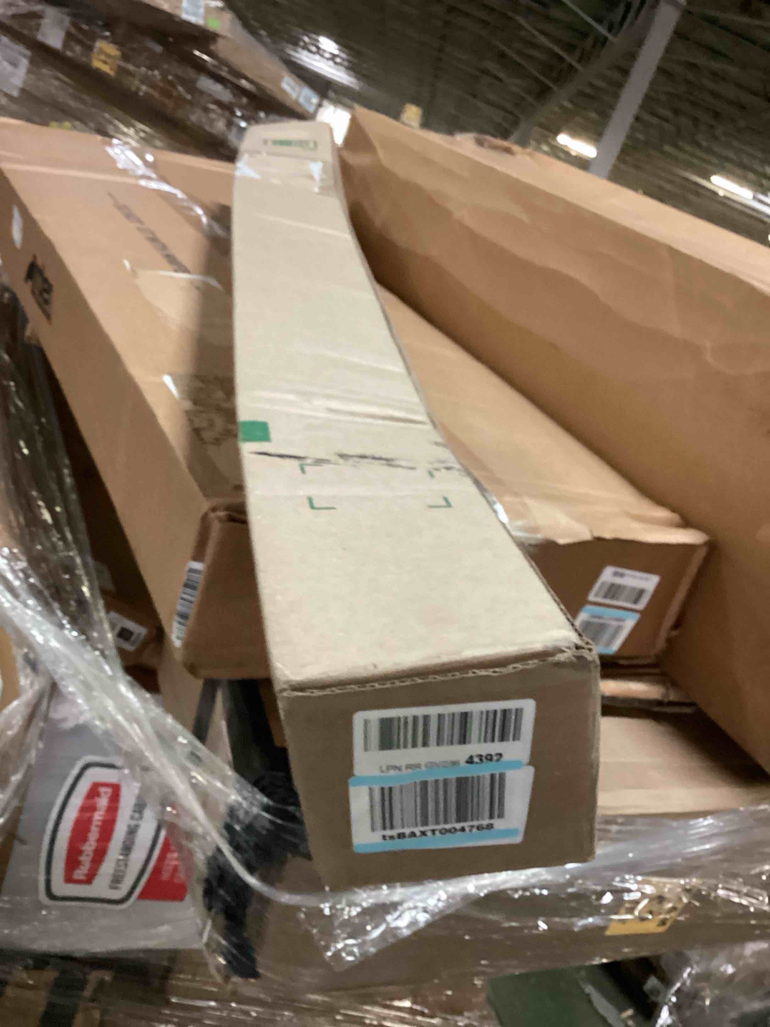 https://s3.amazonaws.com/lotting-images-prod/bidfta/RED5274382_1695658477336.jpeg