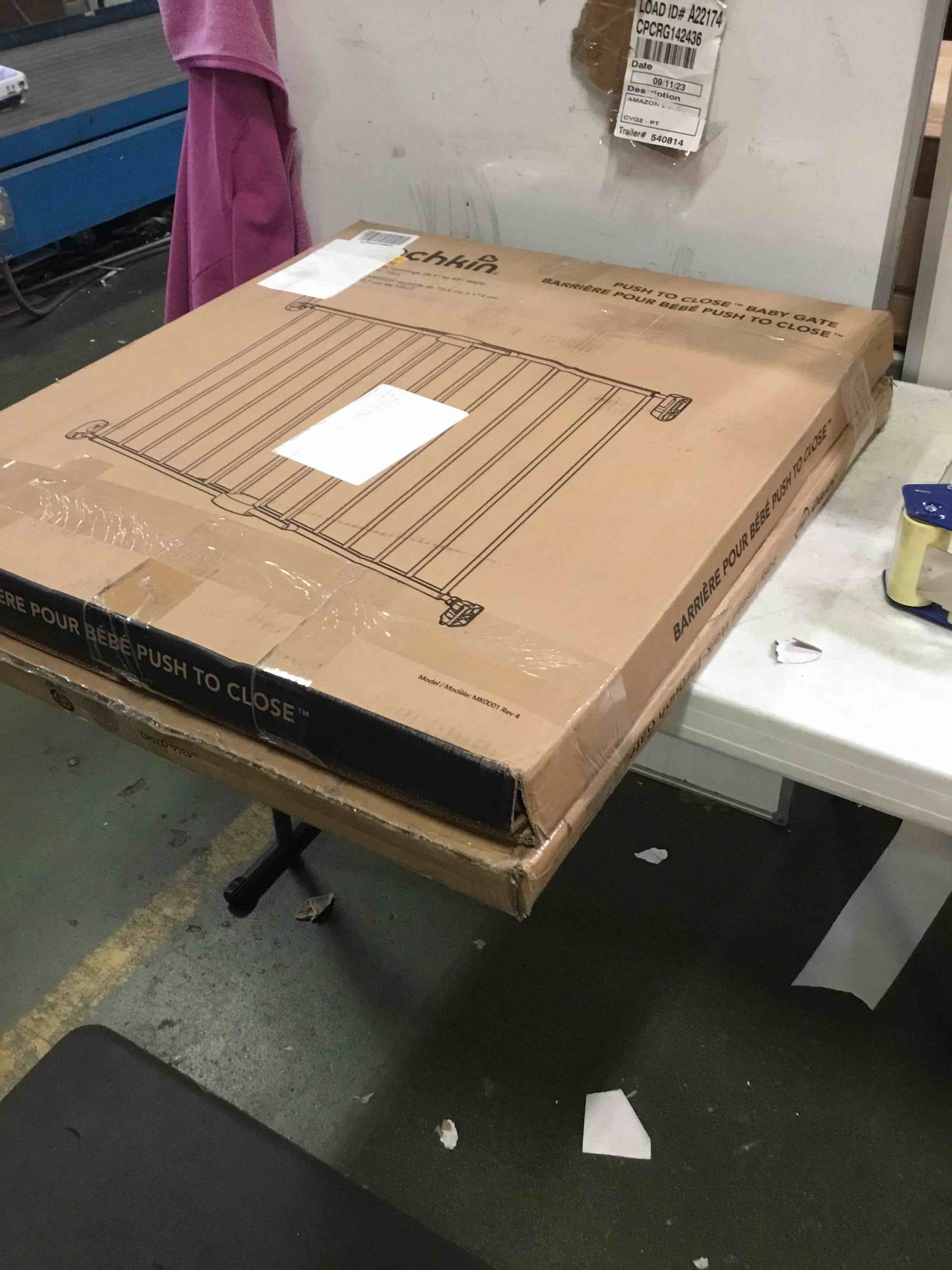 https://s3.amazonaws.com/lotting-images-prod/bidfta/RED5274640_1695045283457.jpeg