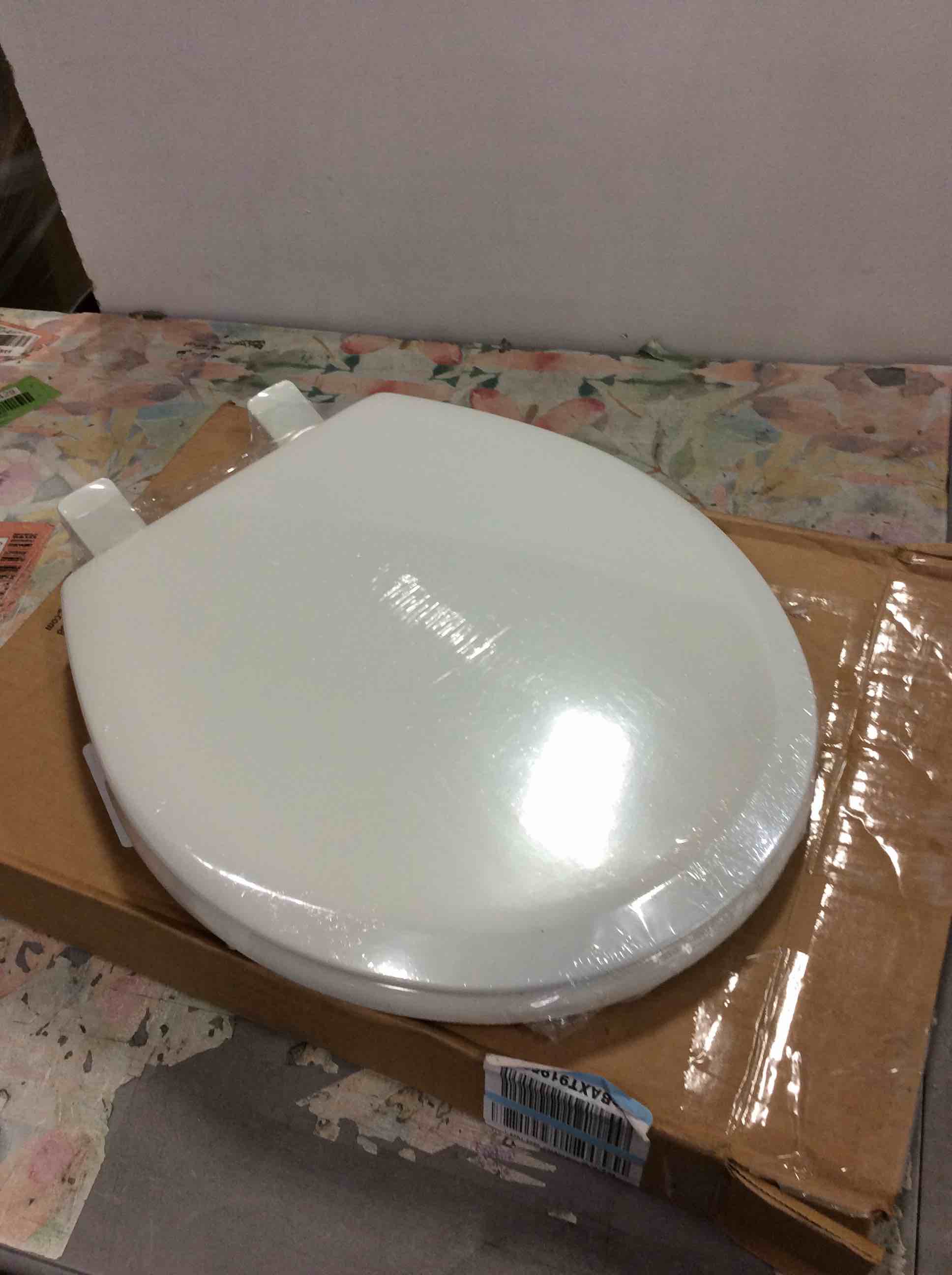 https://s3.amazonaws.com/lotting-images-prod/bidfta/RED5274706_1695125242323.jpeg