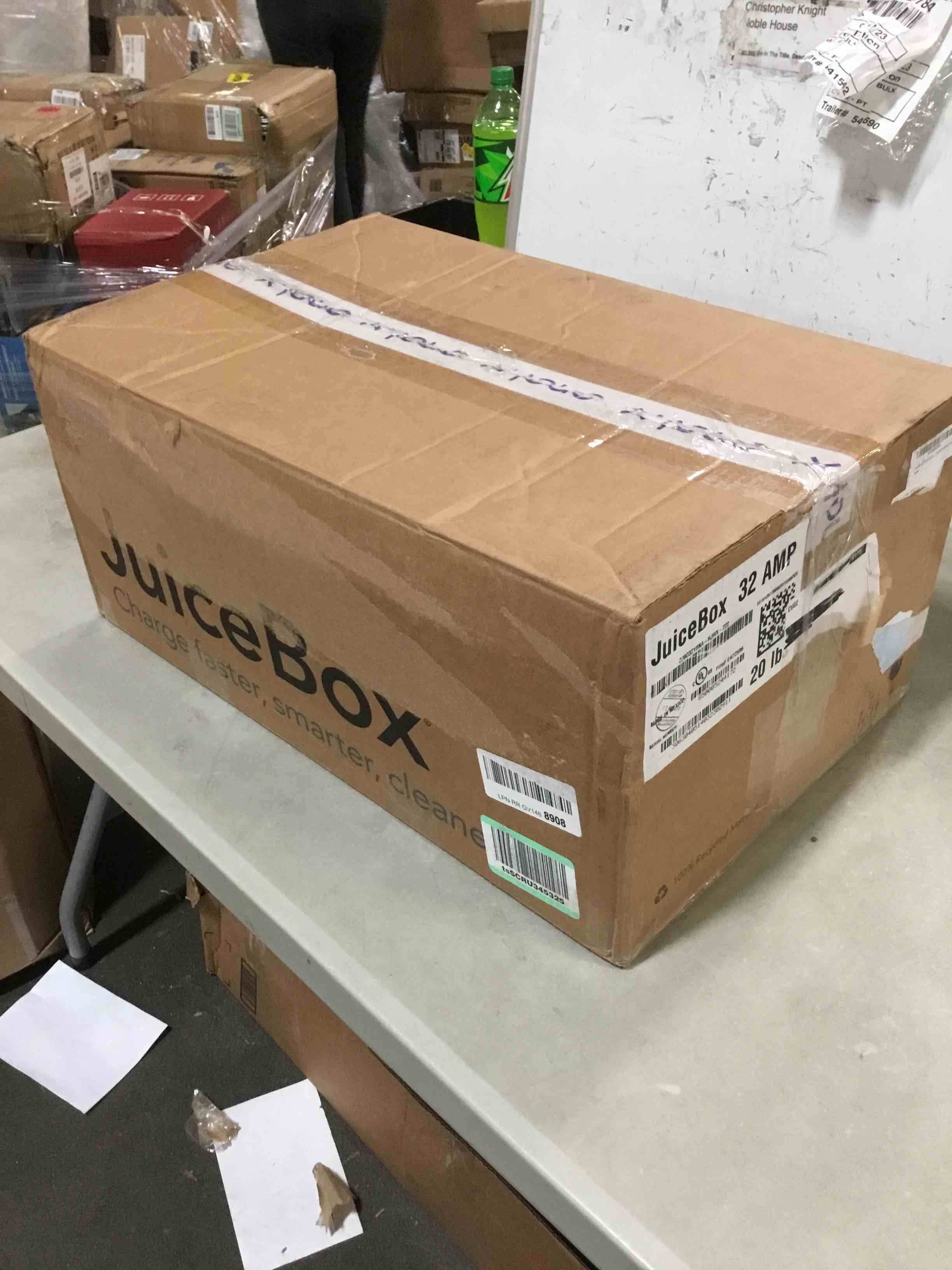 https://s3.amazonaws.com/lotting-images-prod/bidfta/RED5275178_1695664022989.jpeg