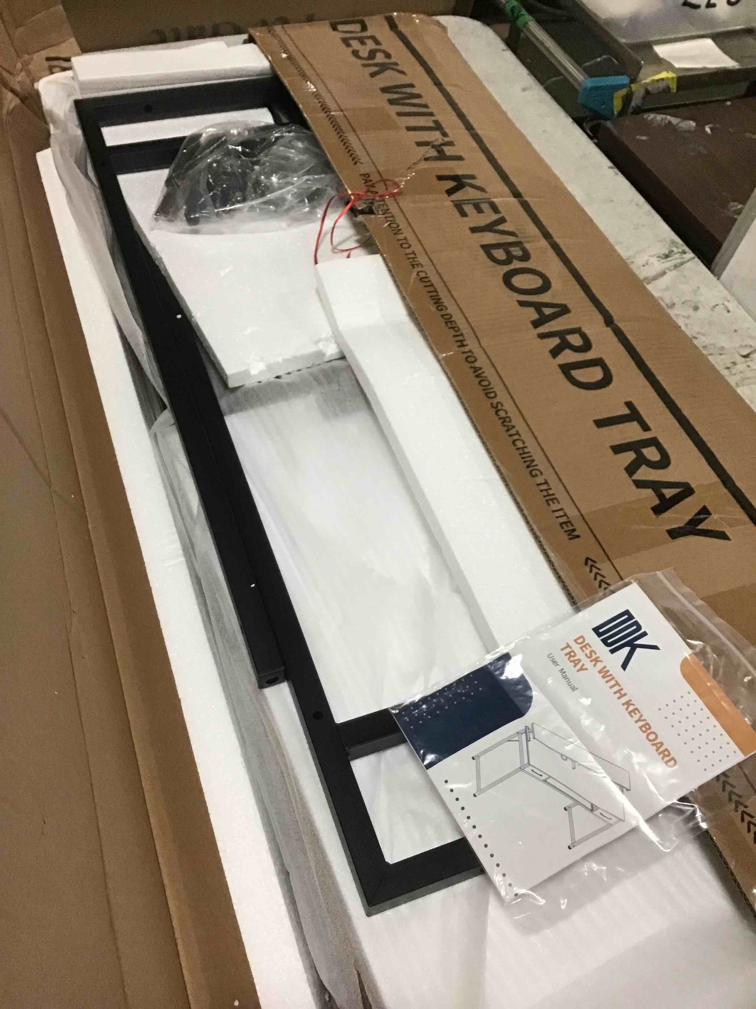 https://s3.amazonaws.com/lotting-images-prod/bidfta/RED5275248_1695737954967.jpeg