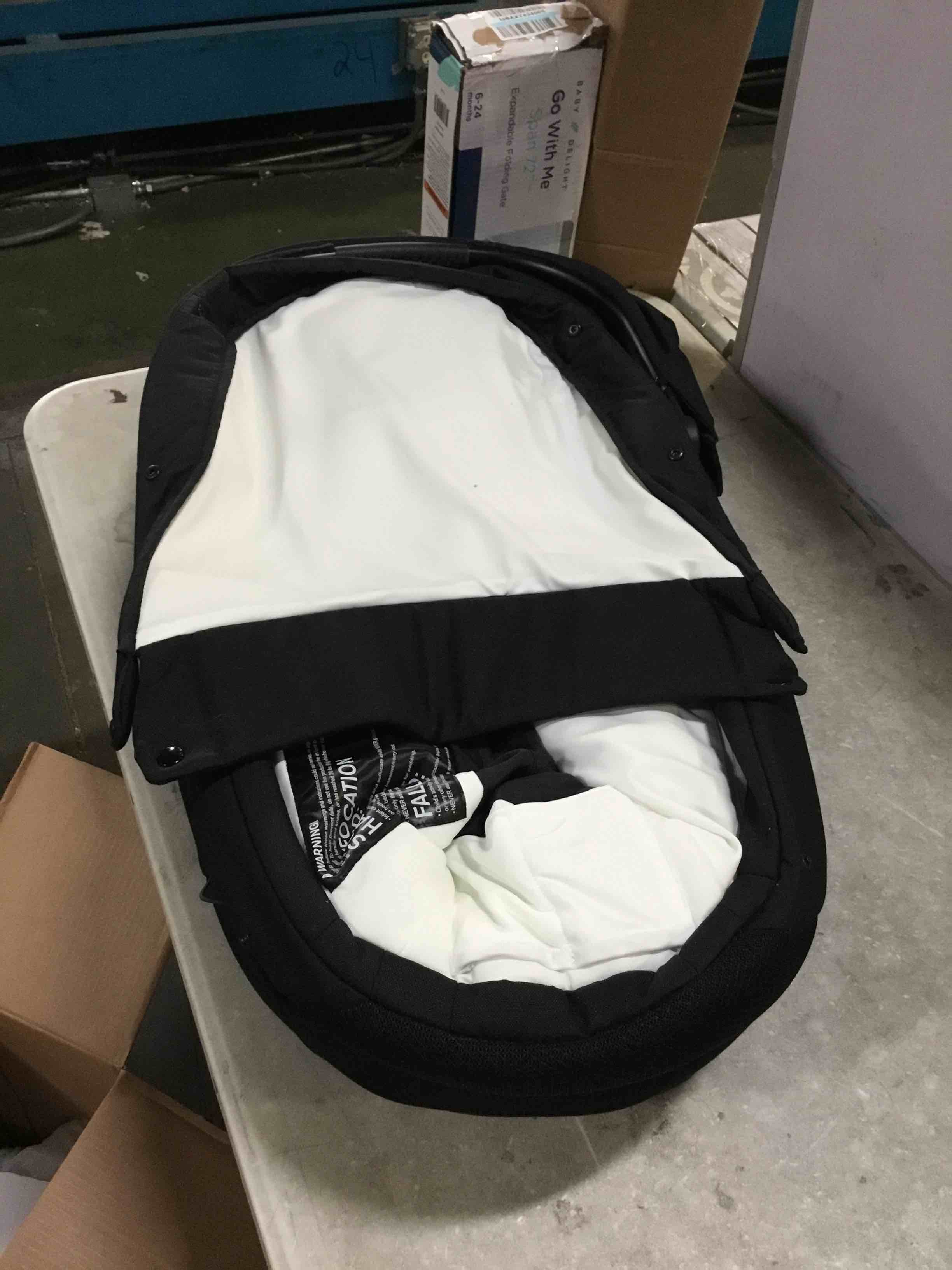 https://s3.amazonaws.com/lotting-images-prod/bidfta/RED5275533_1695924639911.jpeg