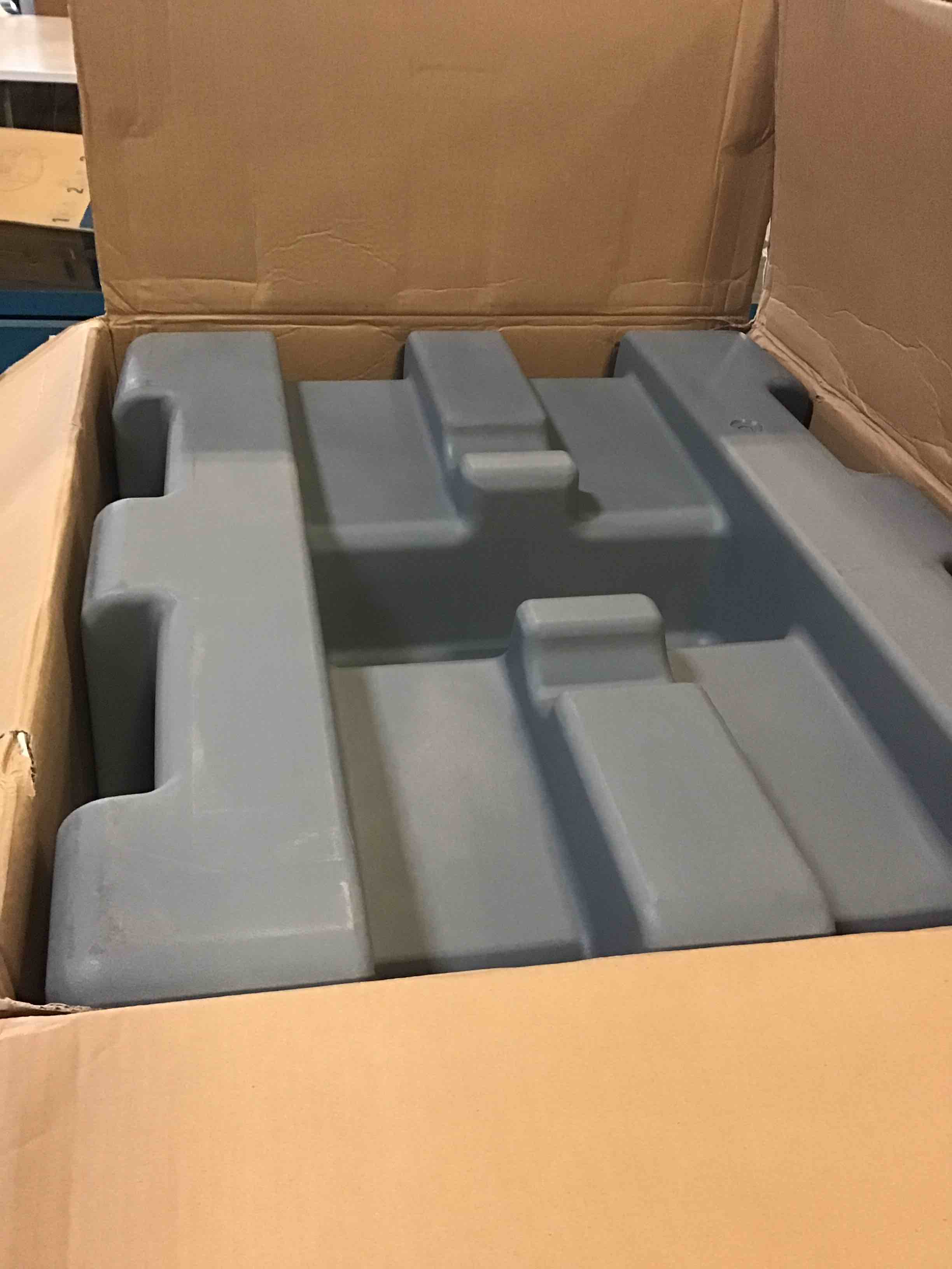 https://s3.amazonaws.com/lotting-images-prod/bidfta/RED5275680_1696250058640.jpeg