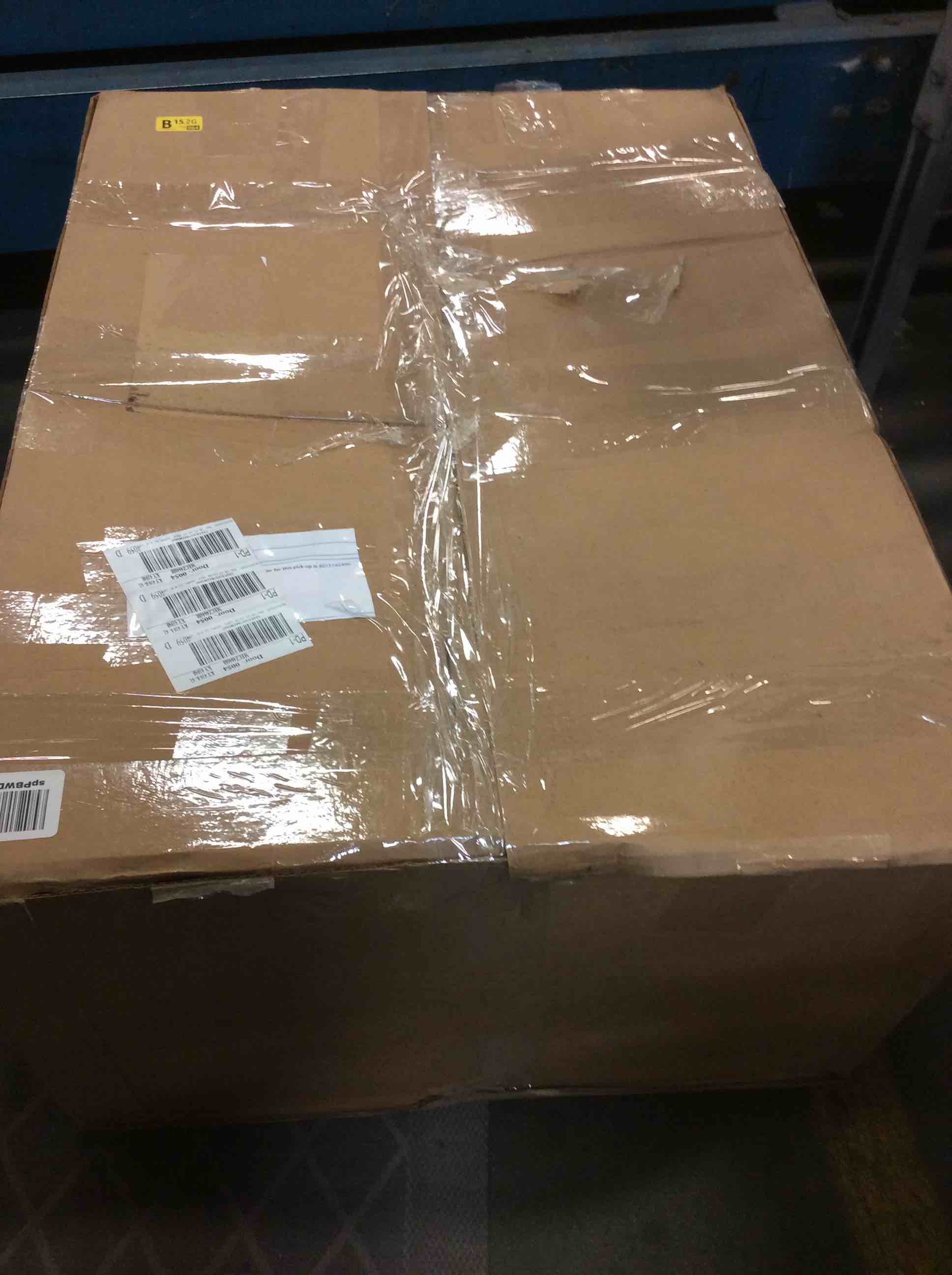 https://s3.amazonaws.com/lotting-images-prod/bidfta/RED5290465_1704200929492.jpeg