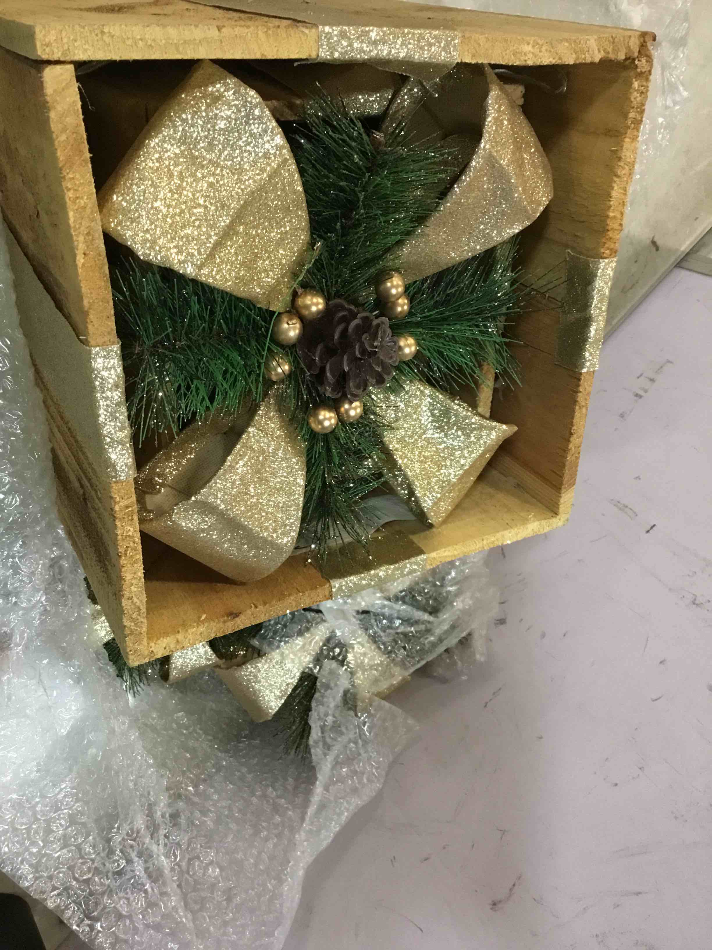 https://s3.amazonaws.com/lotting-images-prod/bidfta/RED5292806_1703680060130.jpeg