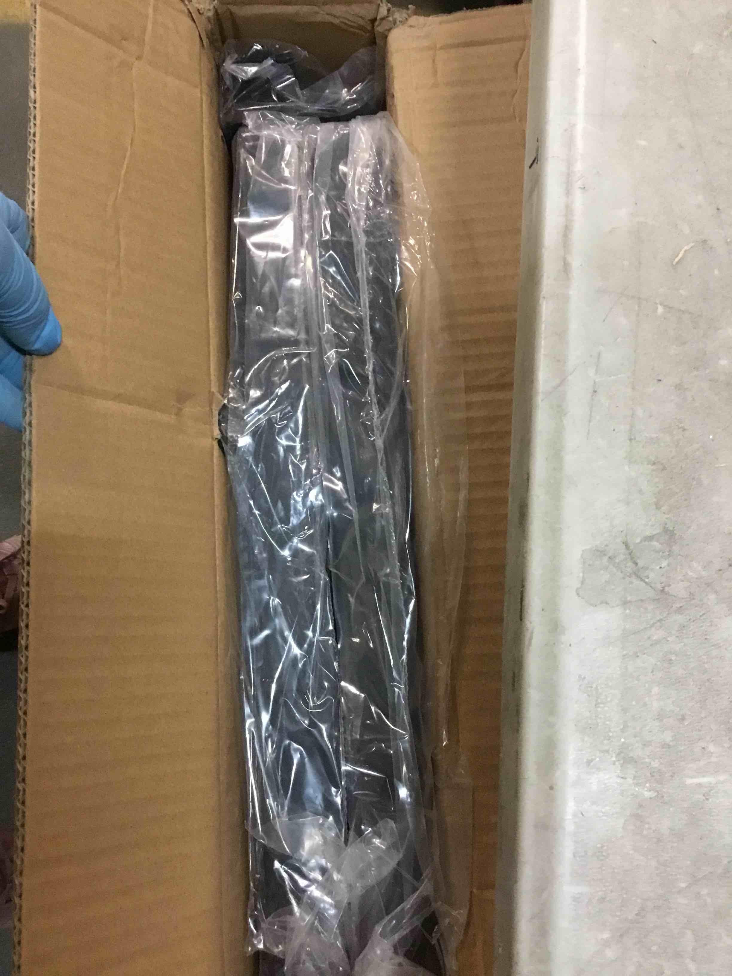 https://s3.amazonaws.com/lotting-images-prod/bidfta/RED5292807_1703680169465.jpeg