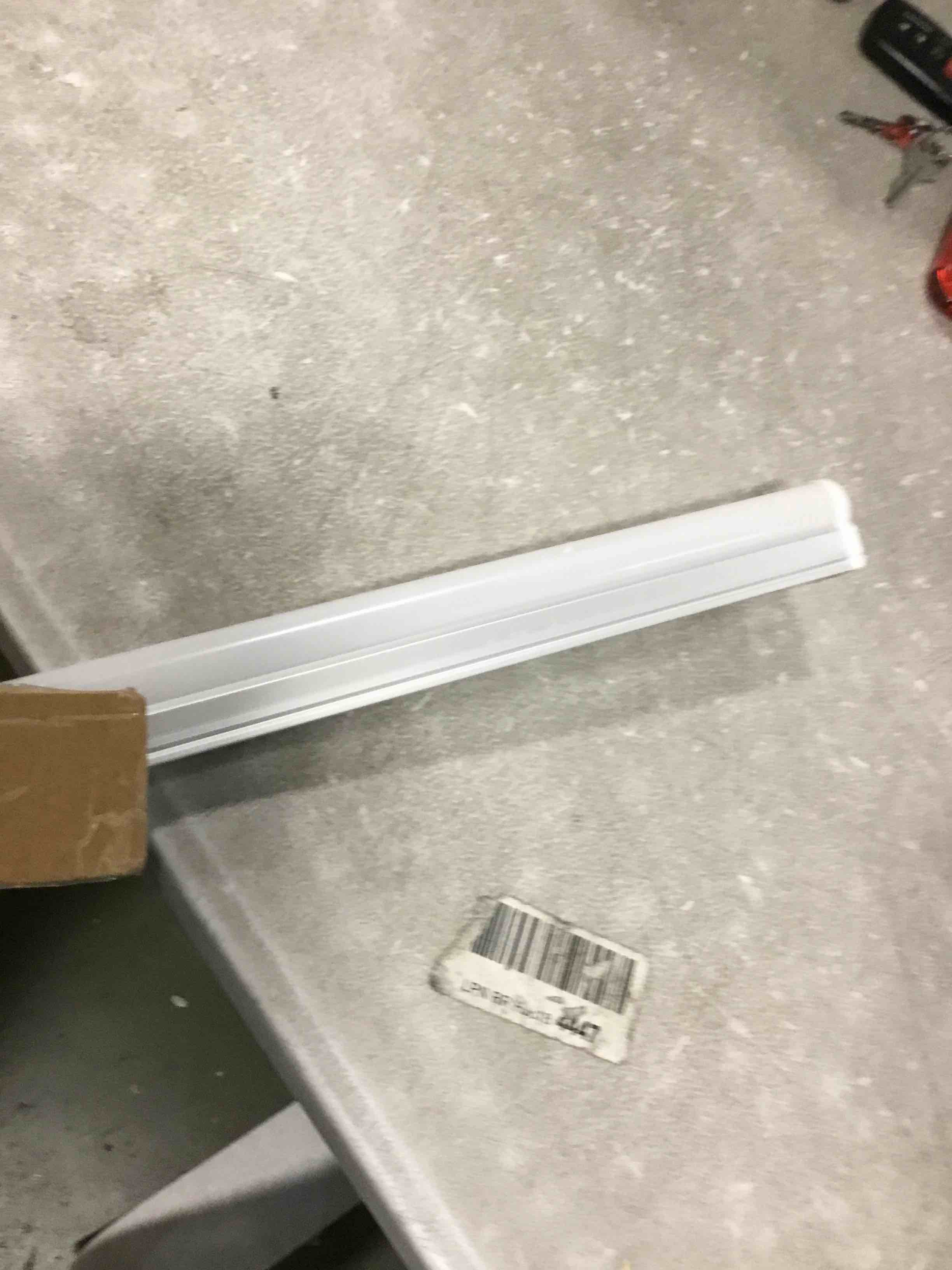https://s3.amazonaws.com/lotting-images-prod/bidfta/RED5293161_1703789562854.jpeg