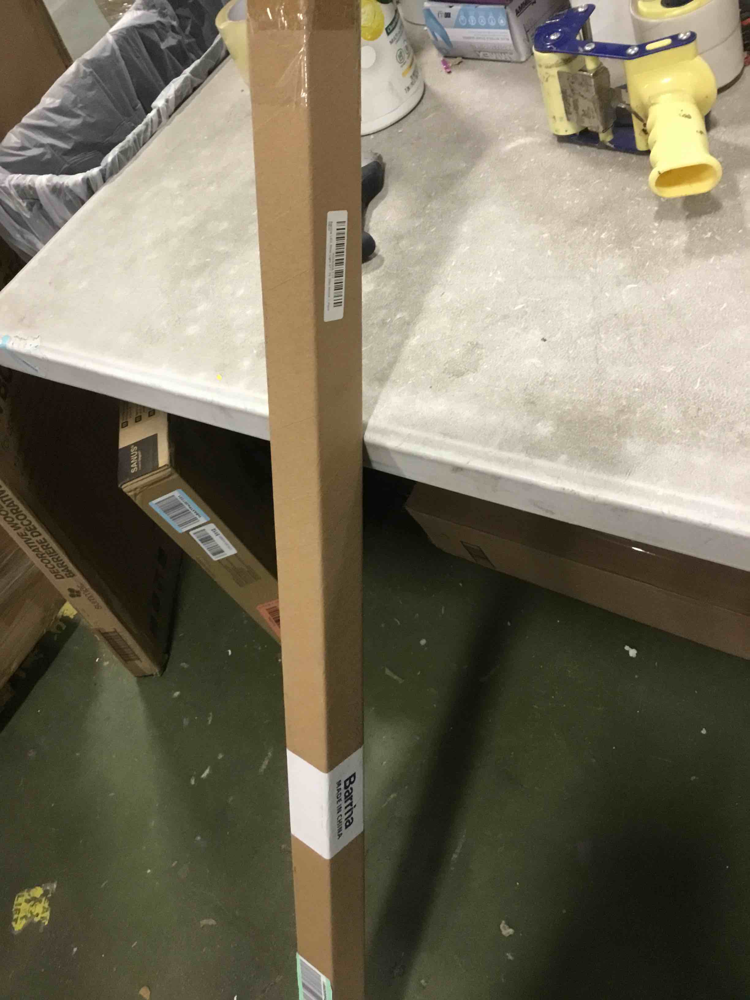 https://s3.amazonaws.com/lotting-images-prod/bidfta/RED5293161_1703789582793.jpeg
