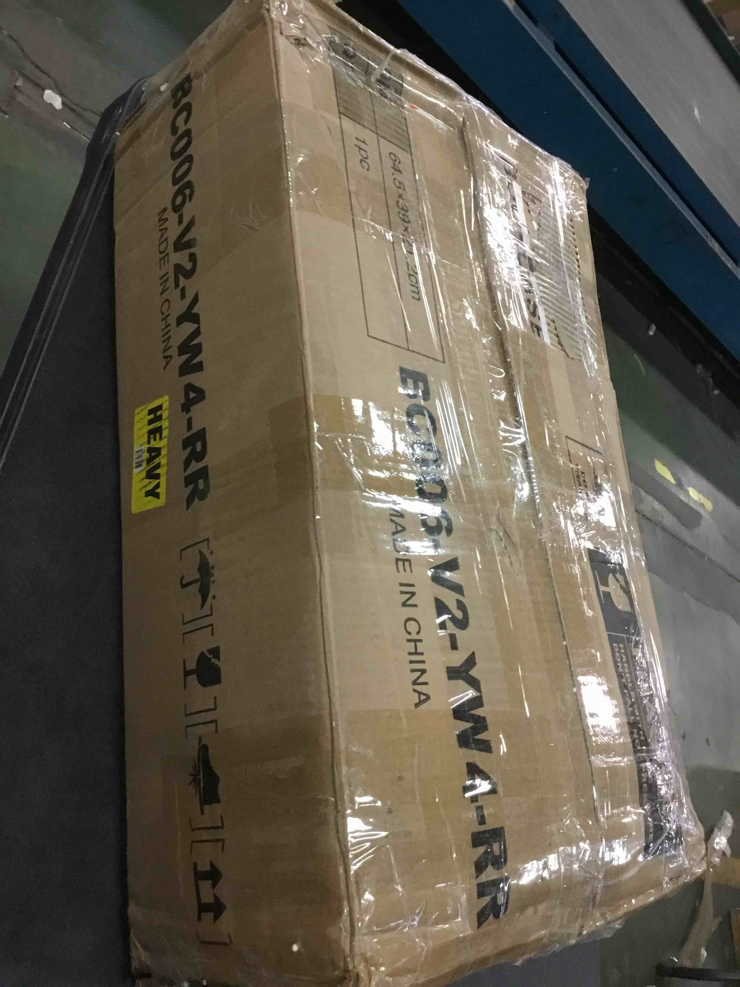 https://s3.amazonaws.com/lotting-images-prod/bidfta/RED5293281_1703859342202.jpeg