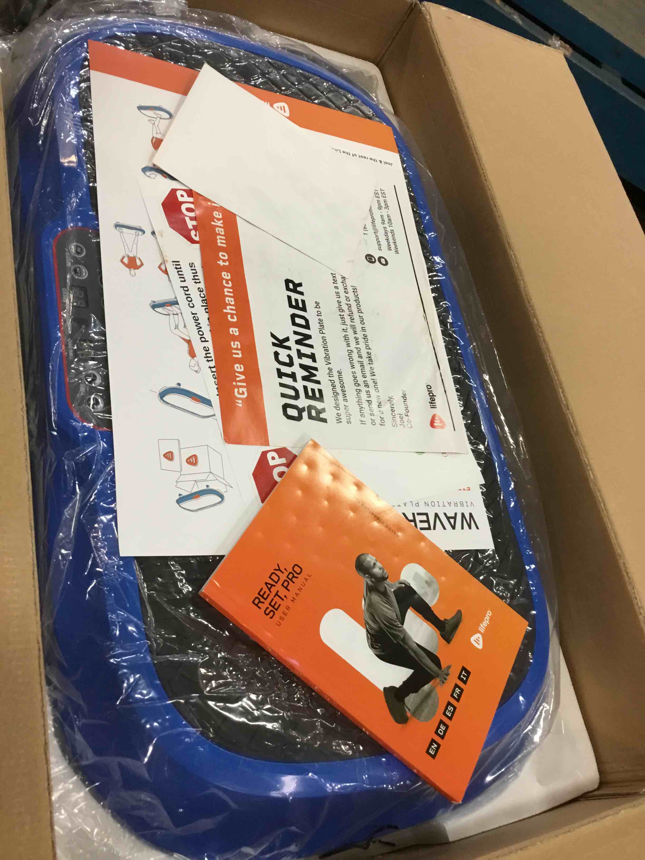 https://s3.amazonaws.com/lotting-images-prod/bidfta/RED5293548_1703954544907.jpeg