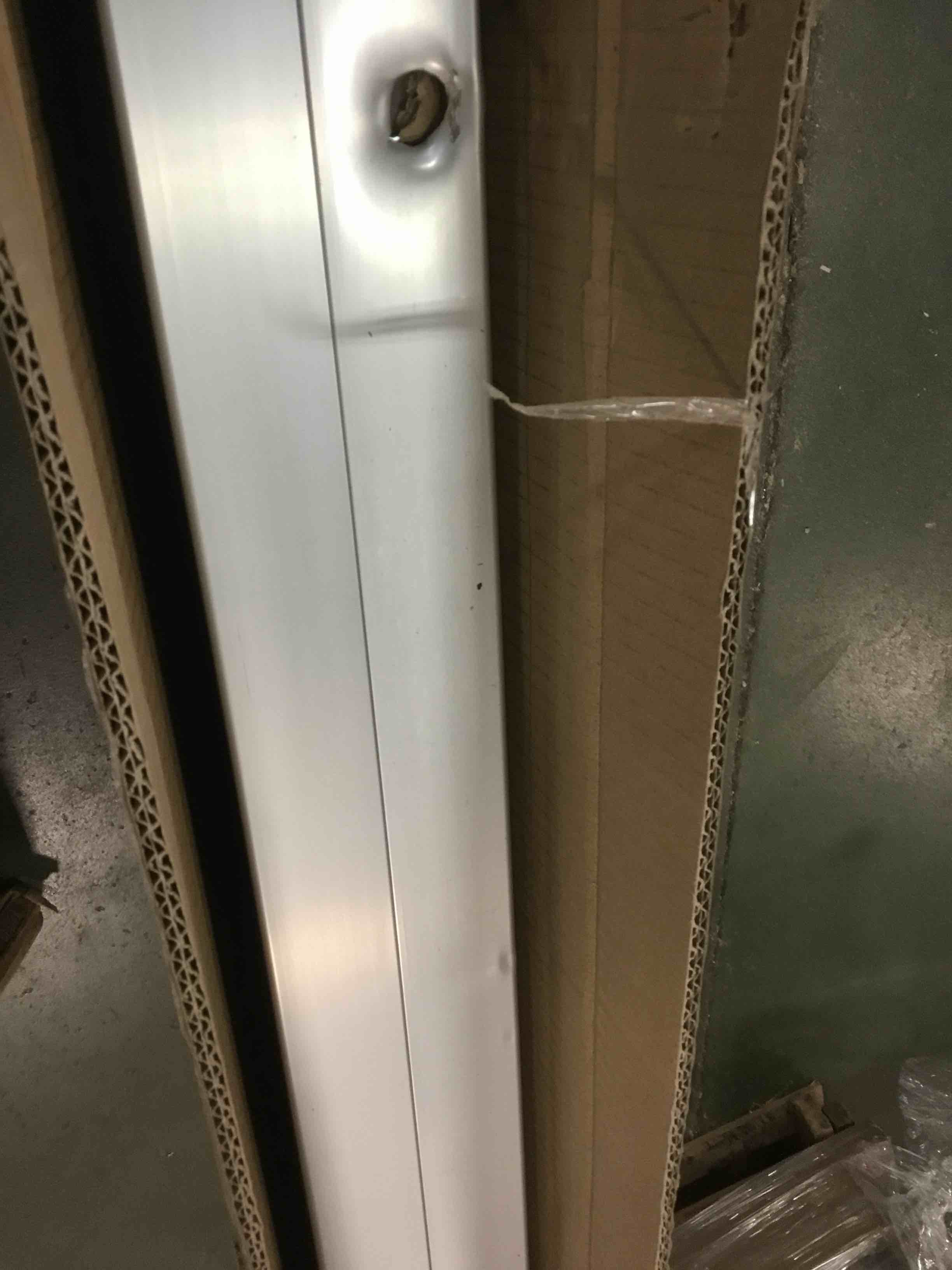 https://s3.amazonaws.com/lotting-images-prod/bidfta/RED5293764_1704283493880.jpeg