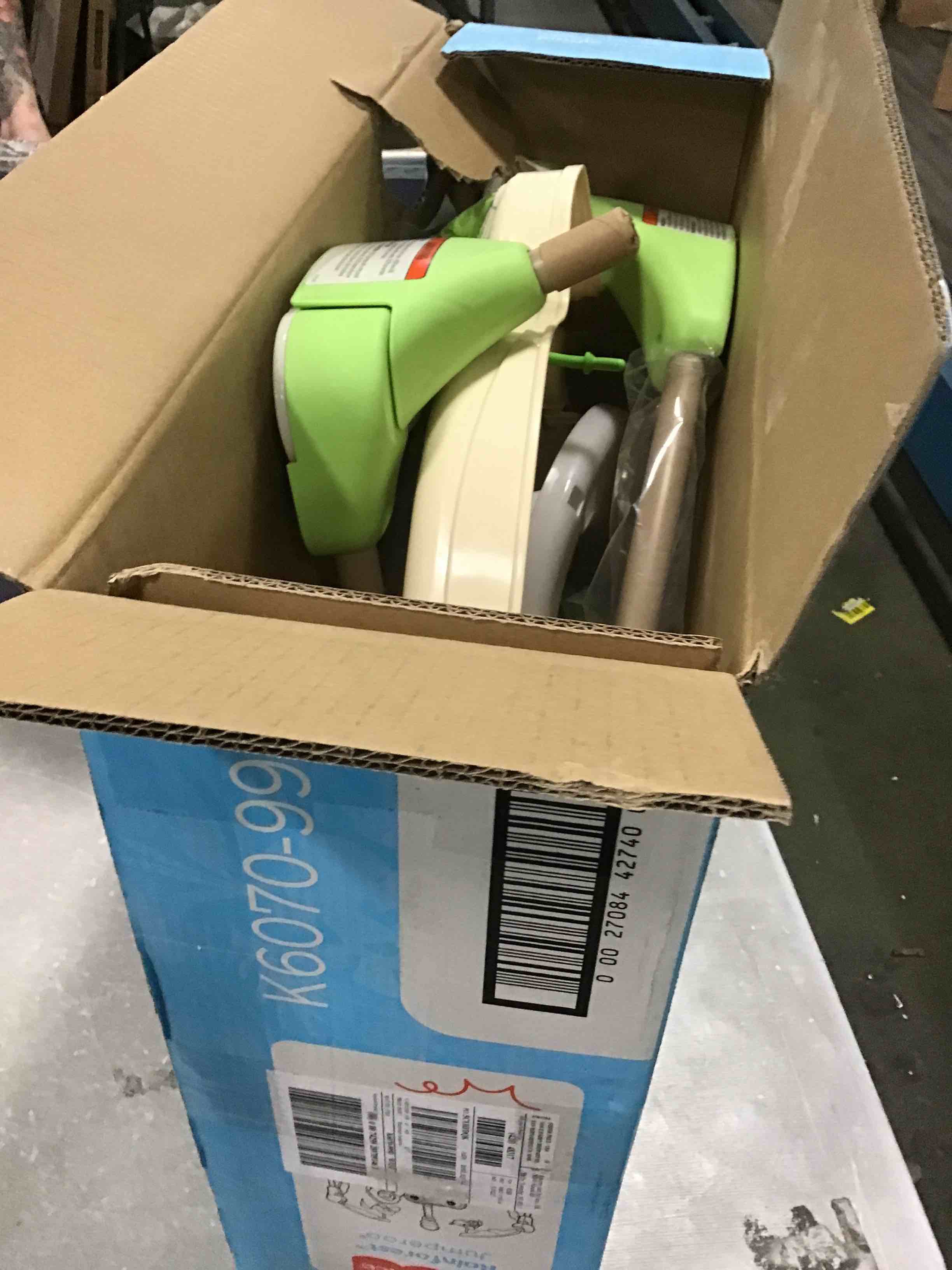 https://s3.amazonaws.com/lotting-images-prod/bidfta/RED5295549_1703609515199.jpeg