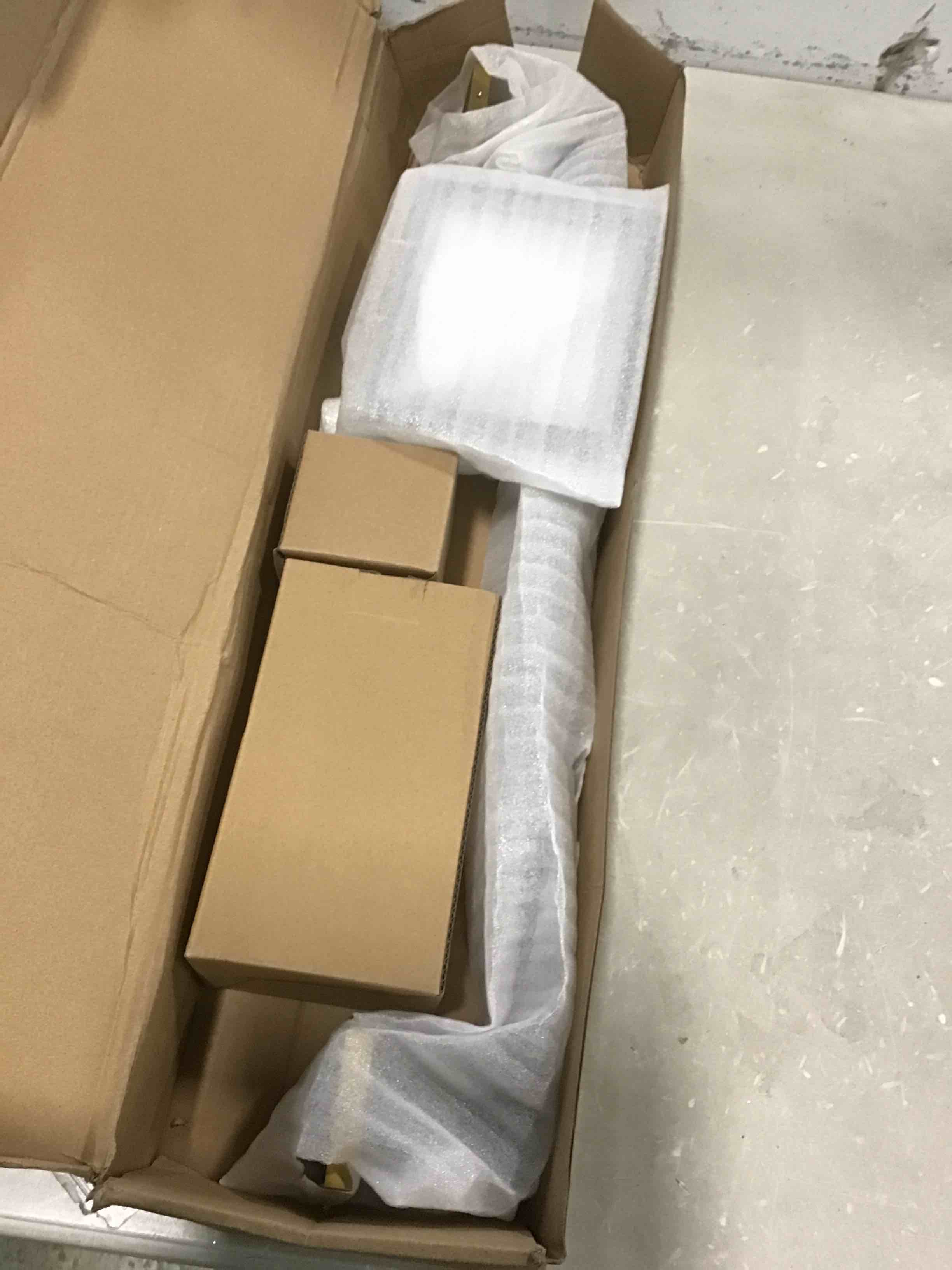 https://s3.amazonaws.com/lotting-images-prod/bidfta/RED5295681_1703684616467.jpeg