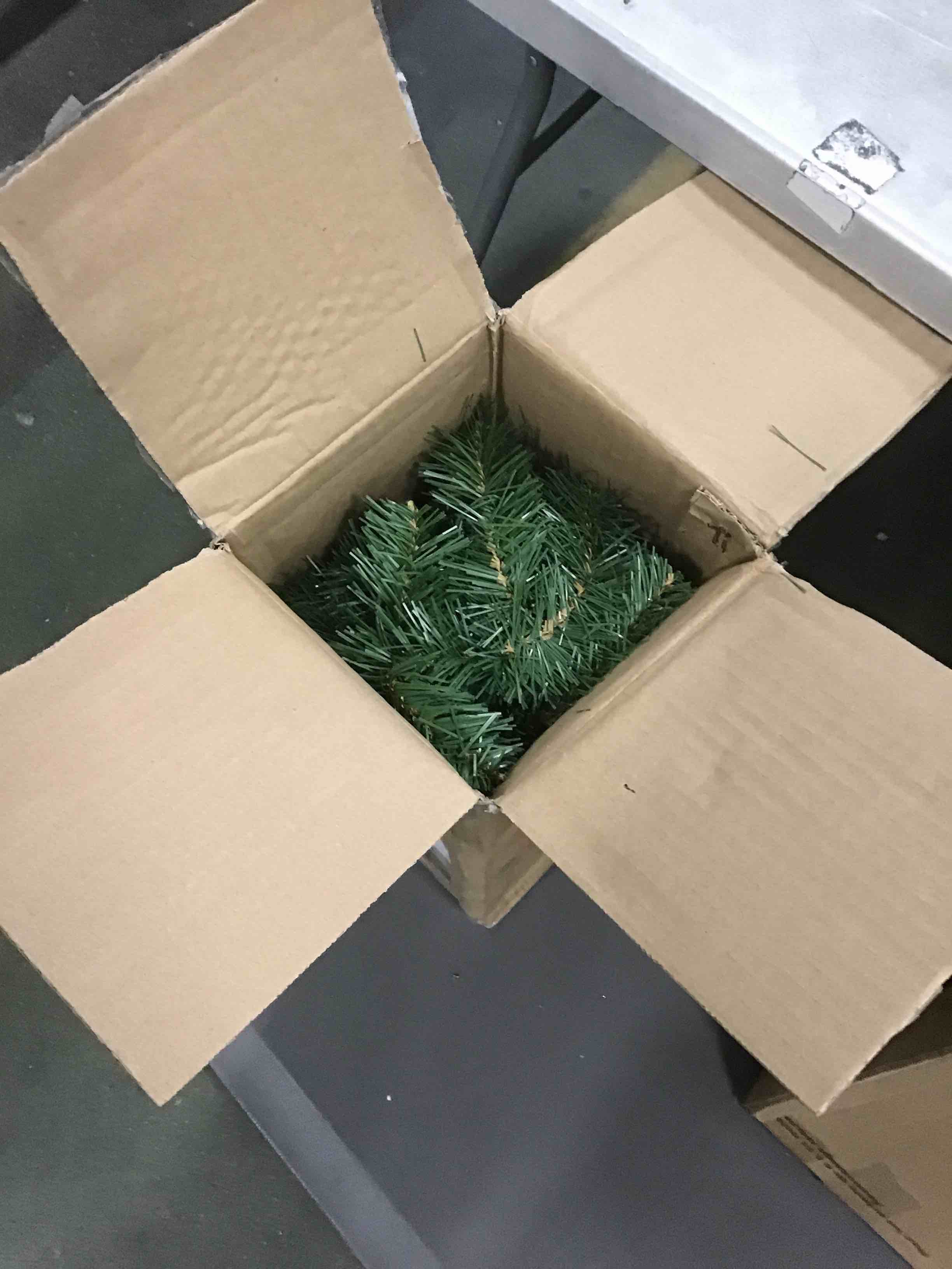 https://s3.amazonaws.com/lotting-images-prod/bidfta/RED5295891_1703854351983.jpeg