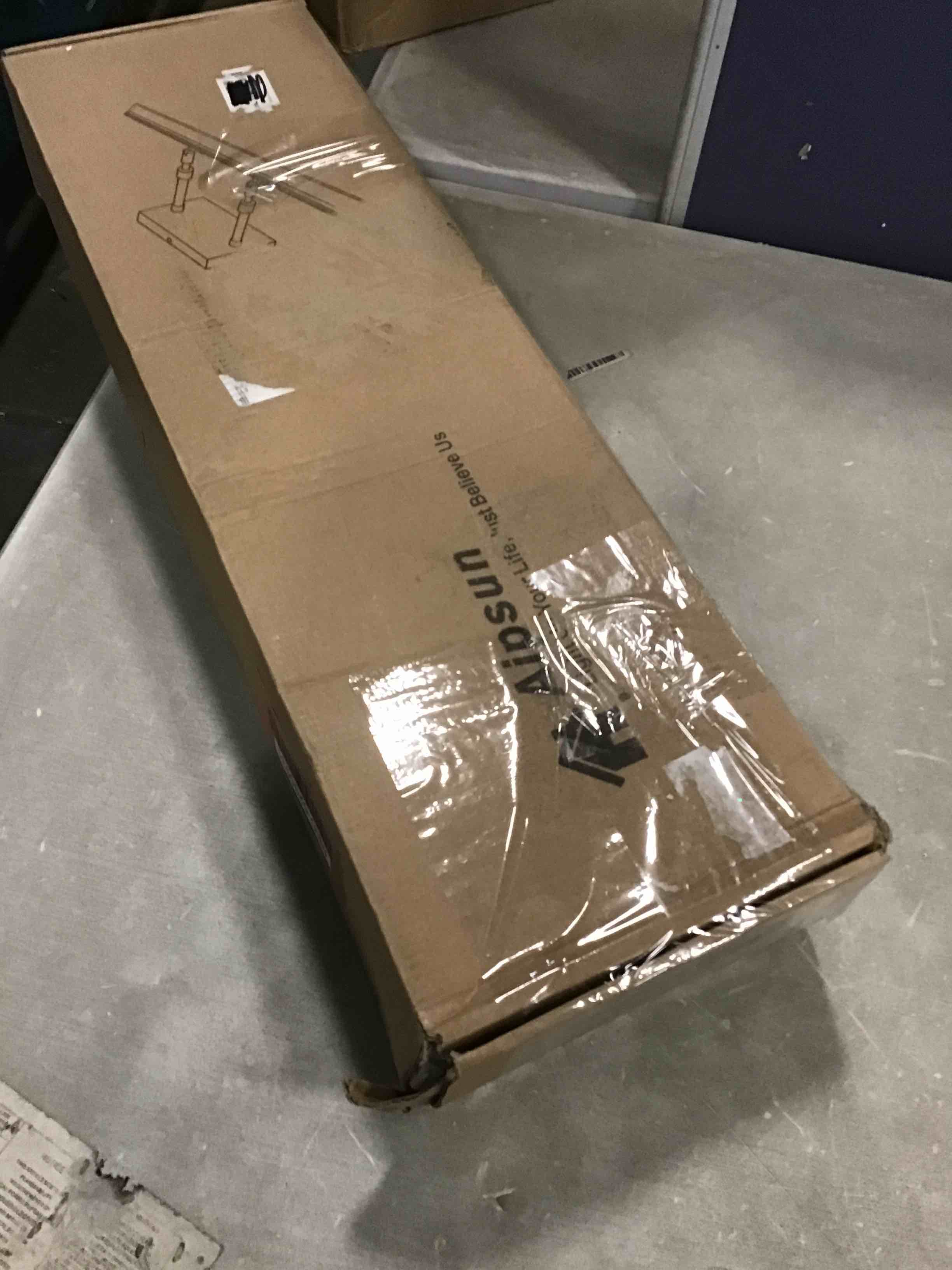 https://s3.amazonaws.com/lotting-images-prod/bidfta/RED5295931_1703859511152.jpeg