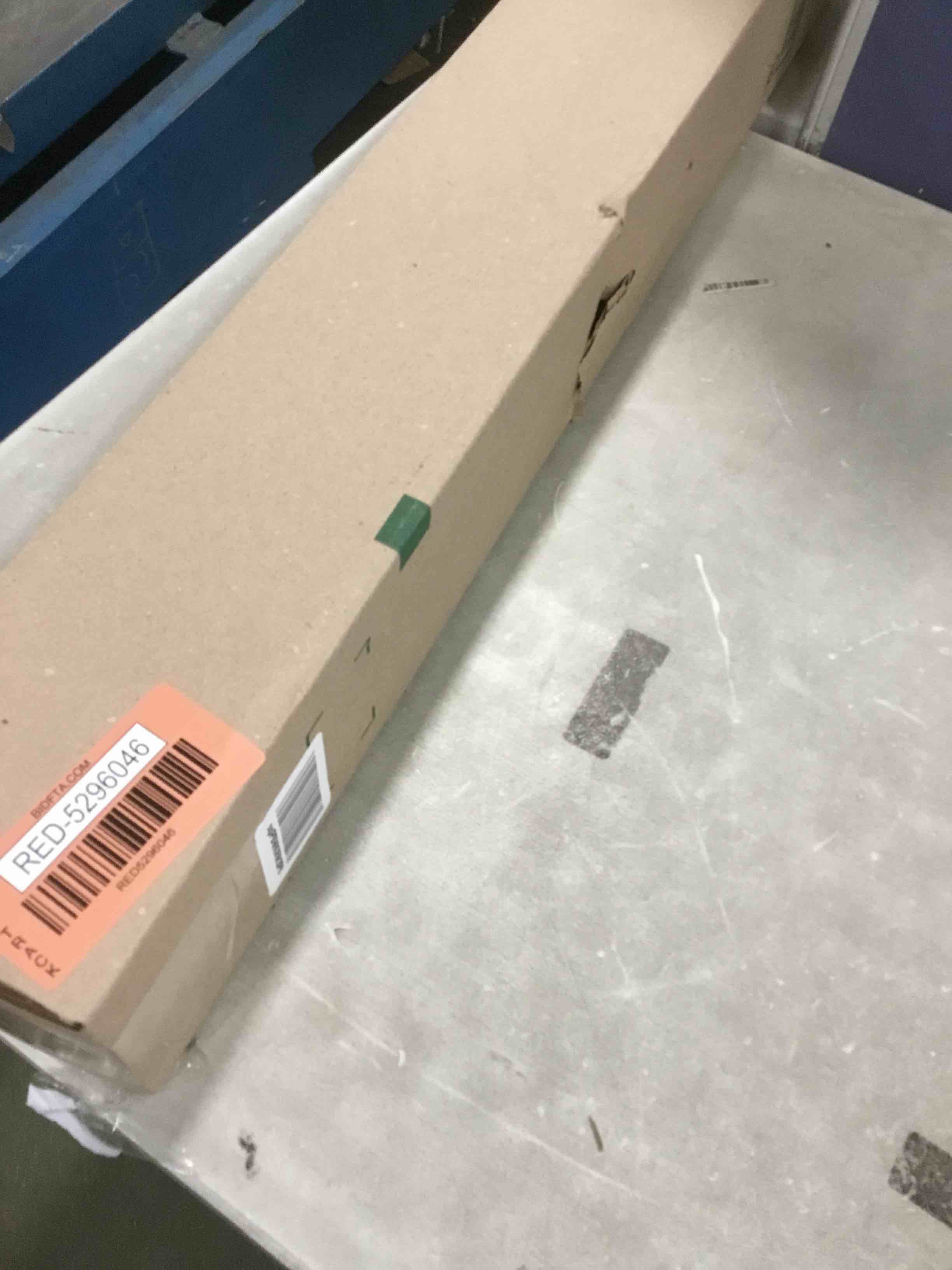 https://s3.amazonaws.com/lotting-images-prod/bidfta/RED5296046_1703876005415.jpeg
