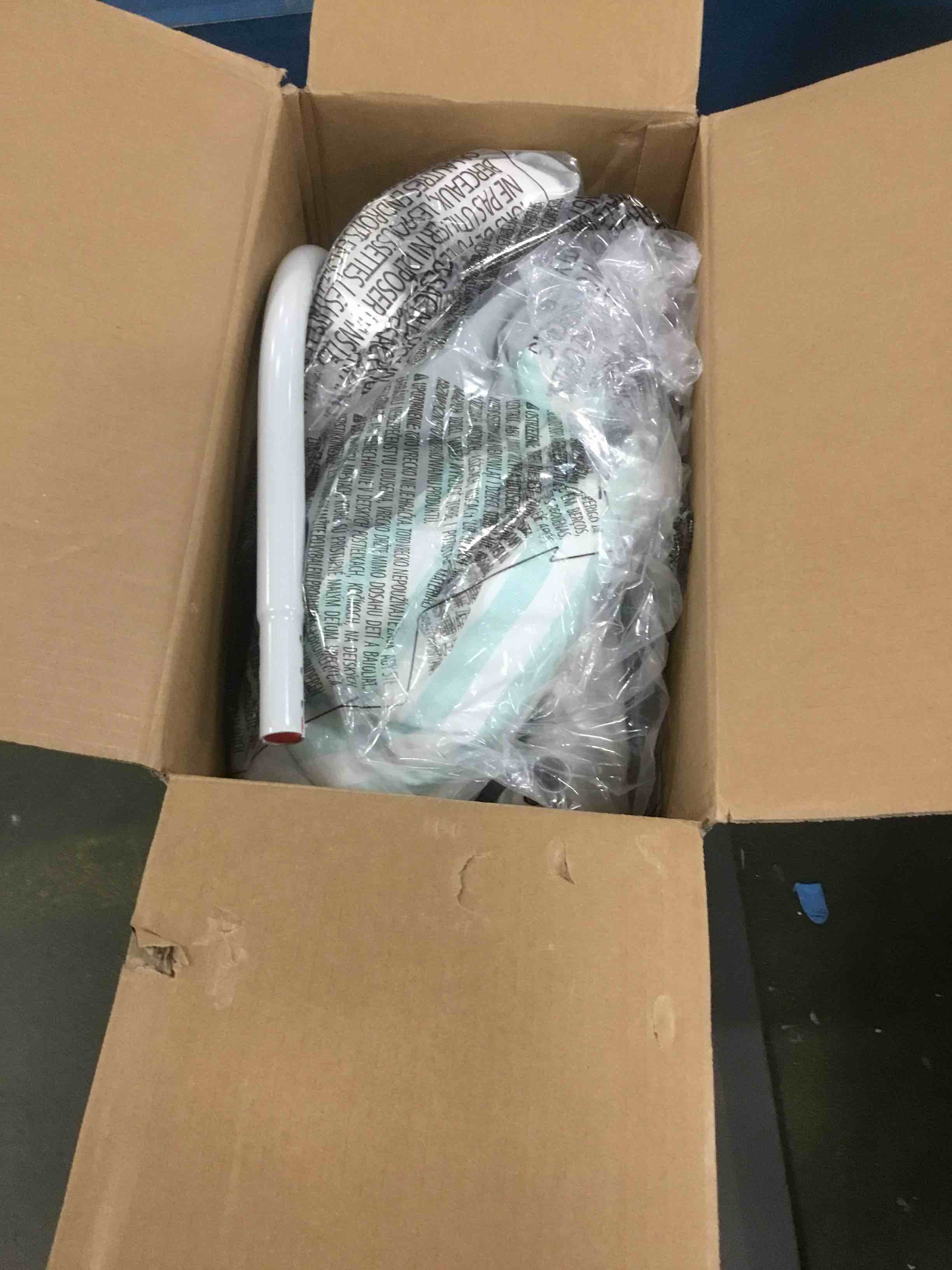 https://s3.amazonaws.com/lotting-images-prod/bidfta/RED5296077_1703879006873.jpeg