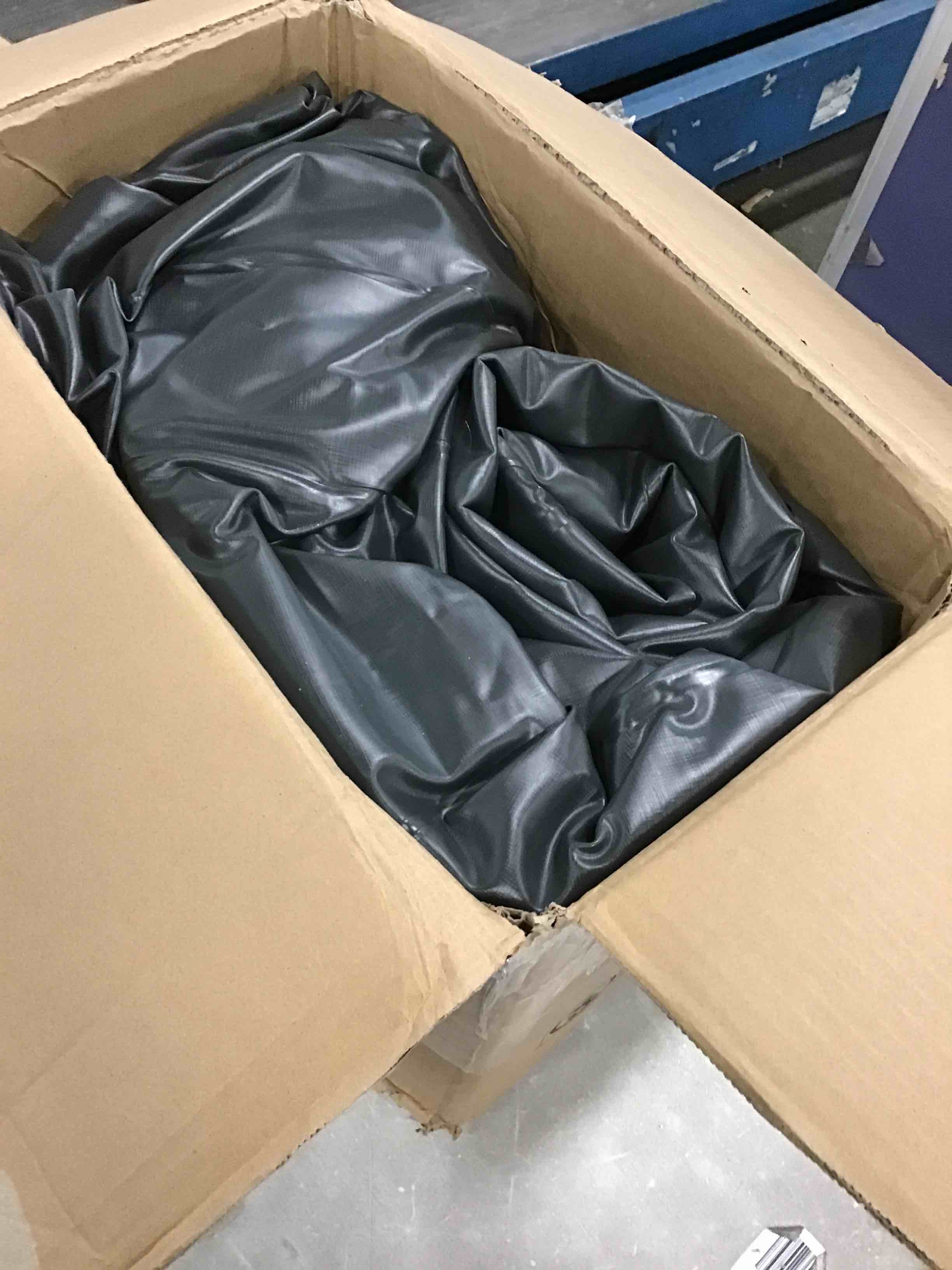 https://s3.amazonaws.com/lotting-images-prod/bidfta/RED5296189_1703952911718.jpeg