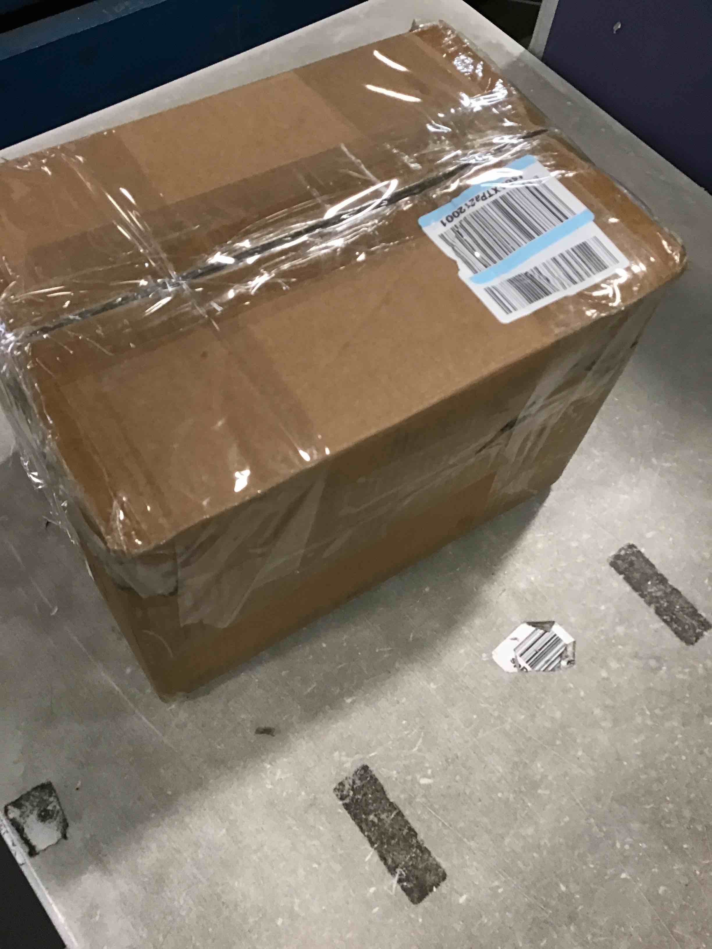 https://s3.amazonaws.com/lotting-images-prod/bidfta/RED5296200_1703953800966.jpeg