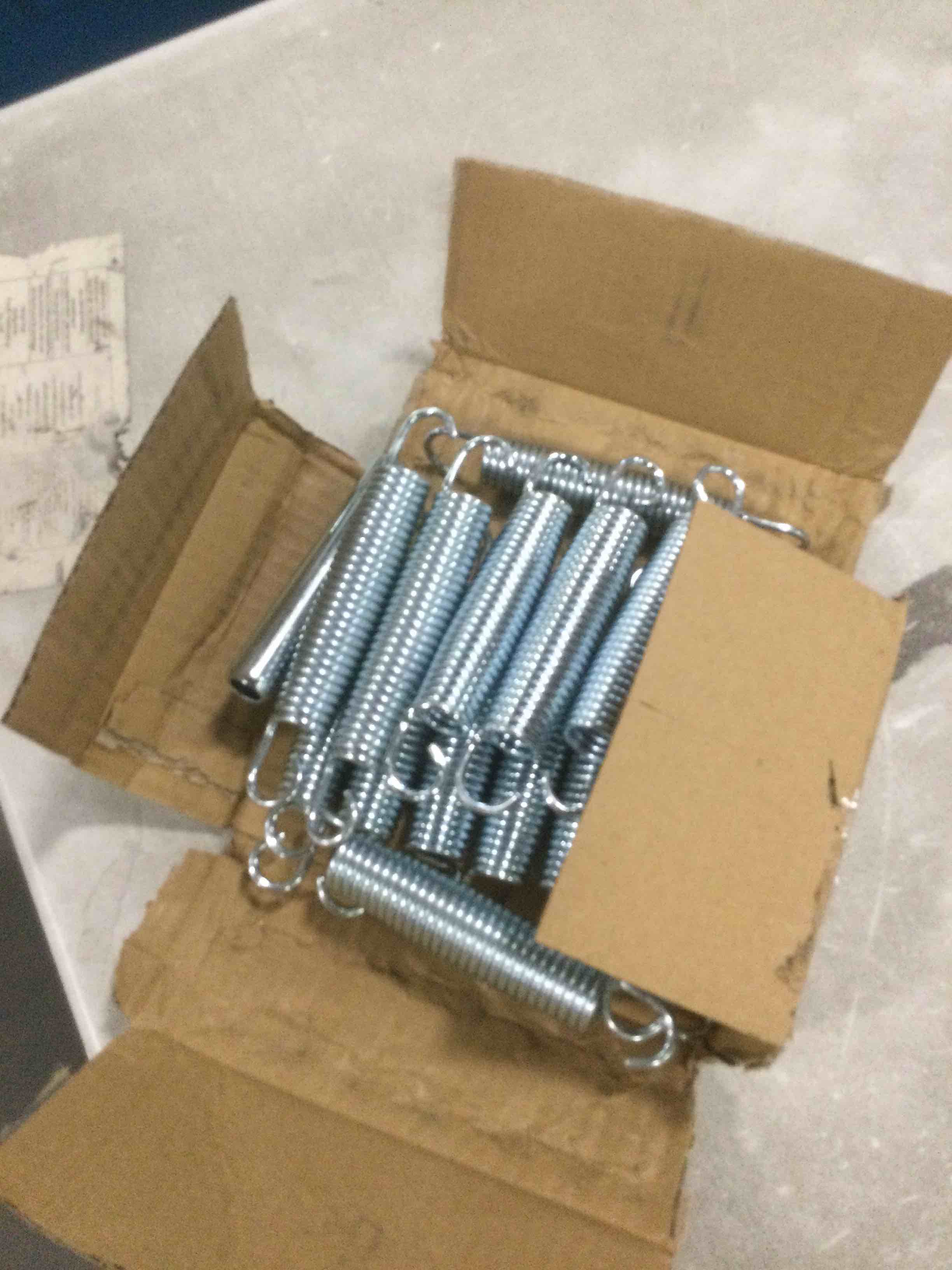 https://s3.amazonaws.com/lotting-images-prod/bidfta/RED5296310_1703970569533.jpeg