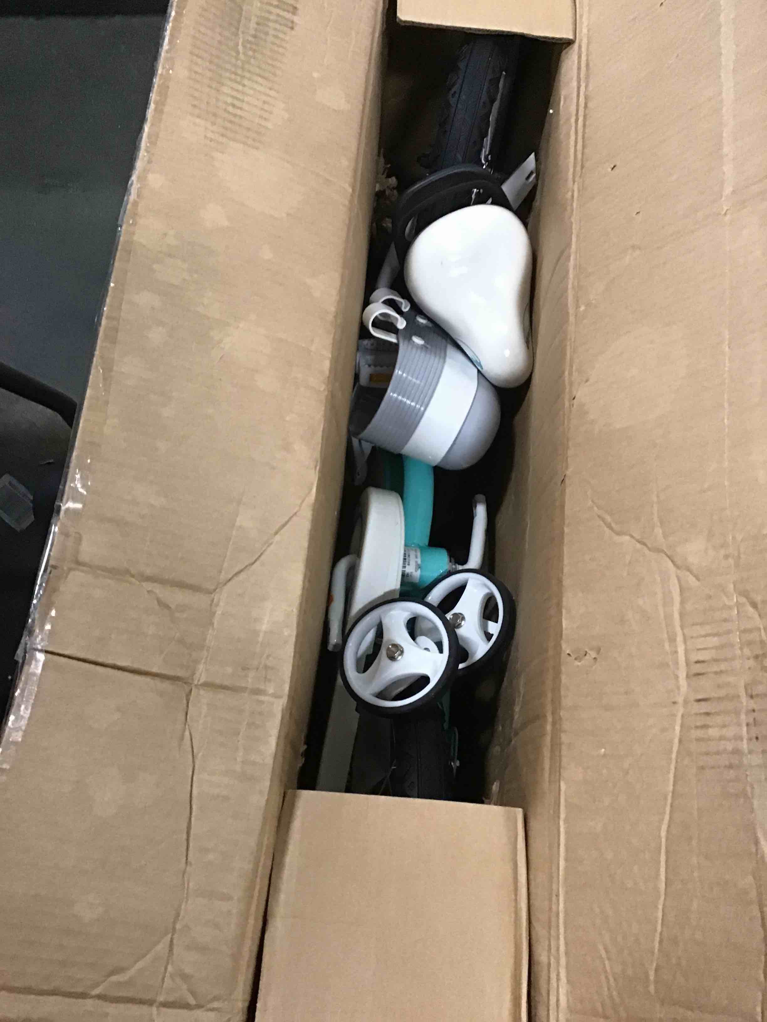 https://s3.amazonaws.com/lotting-images-prod/bidfta/RED5296407_1704208827422.jpeg