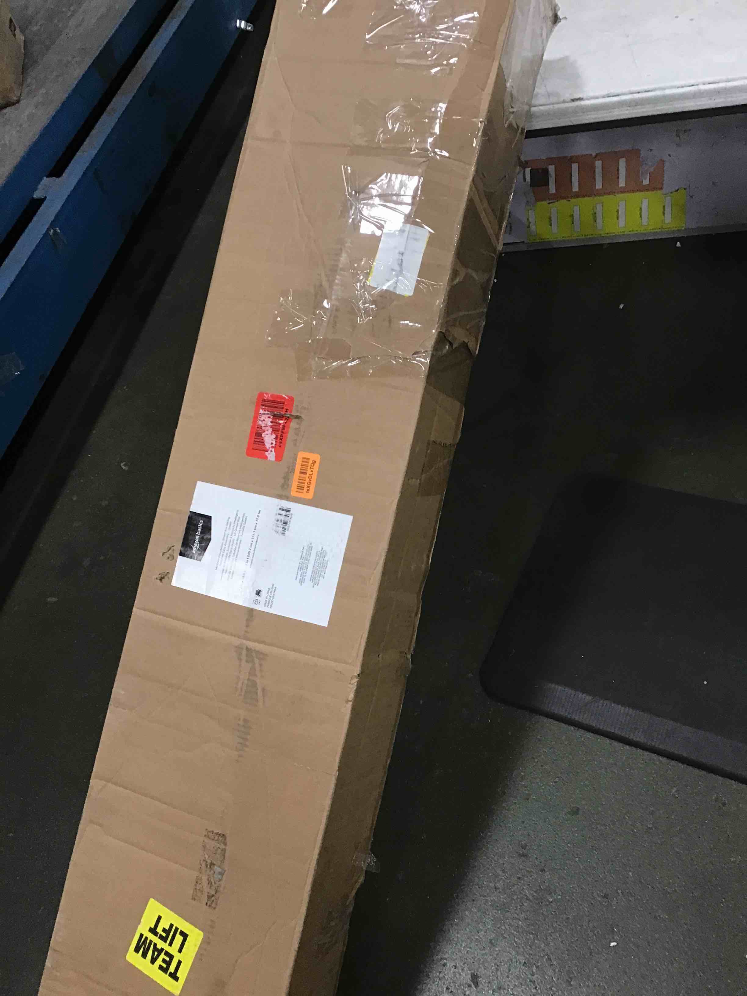 https://s3.amazonaws.com/lotting-images-prod/bidfta/RED5296551_1704284216323.jpeg