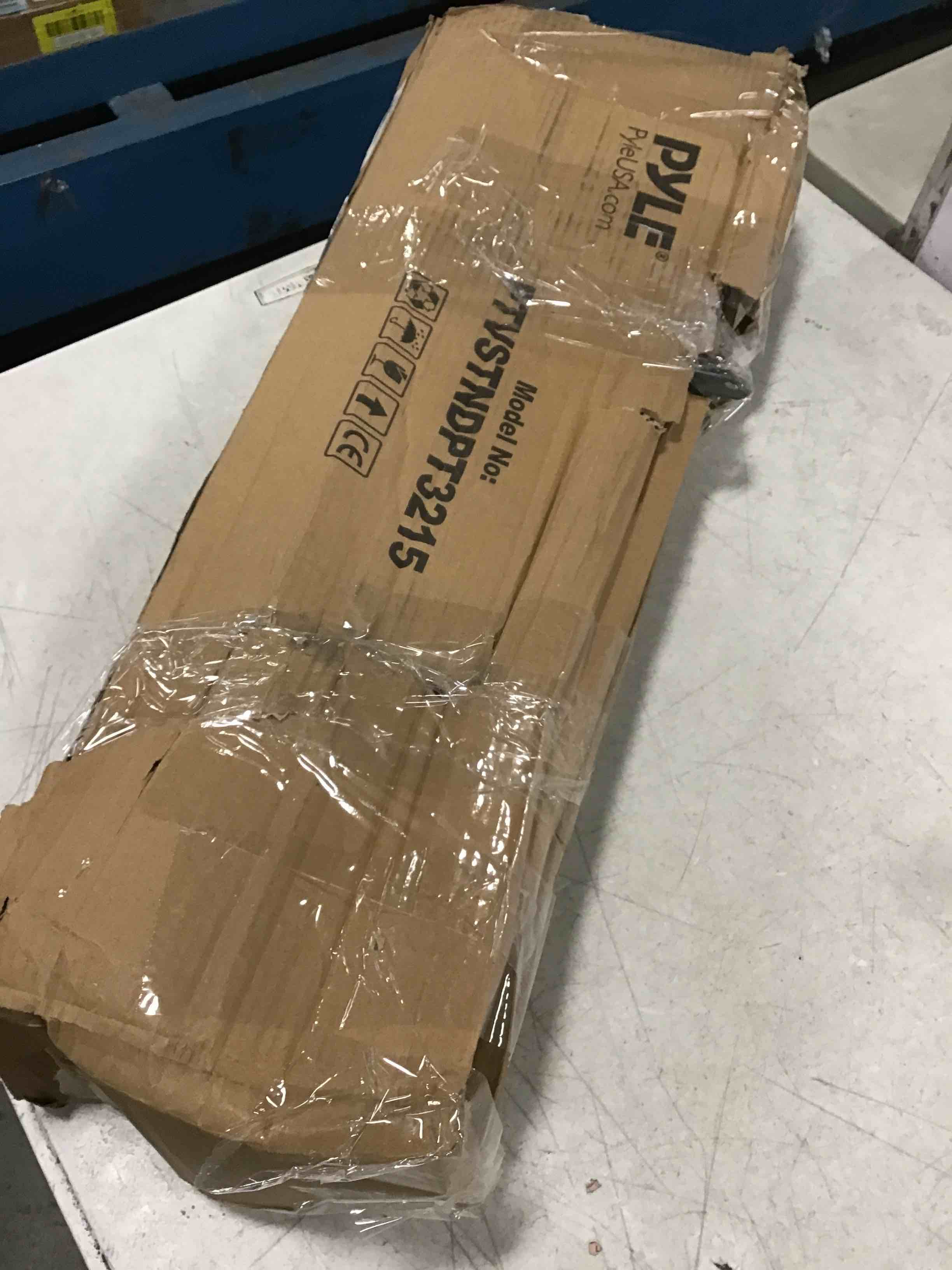https://s3.amazonaws.com/lotting-images-prod/bidfta/RED5296585_1704288750526.jpeg