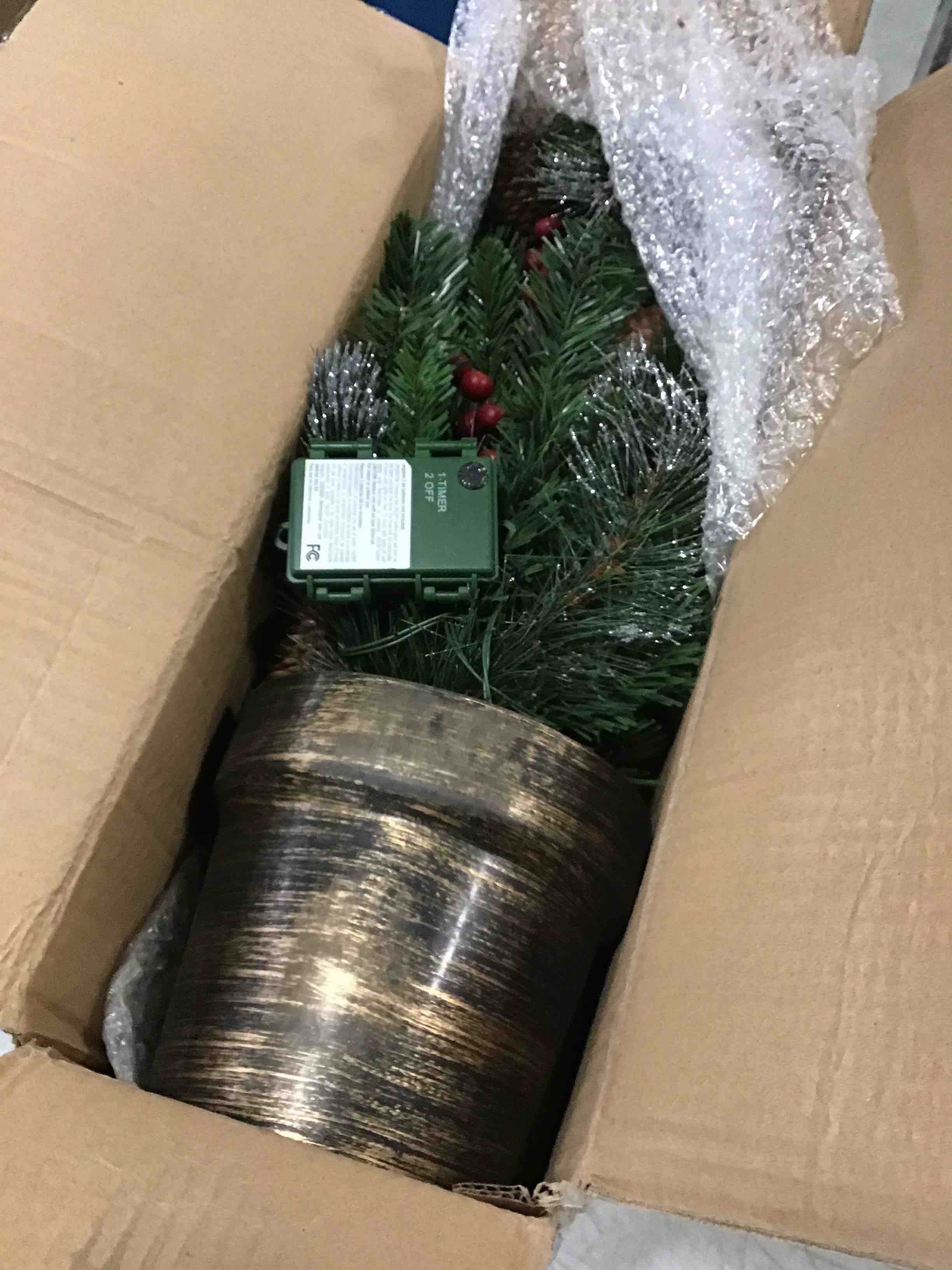 https://s3.amazonaws.com/lotting-images-prod/bidfta/RED5296635_1704293343736.jpeg