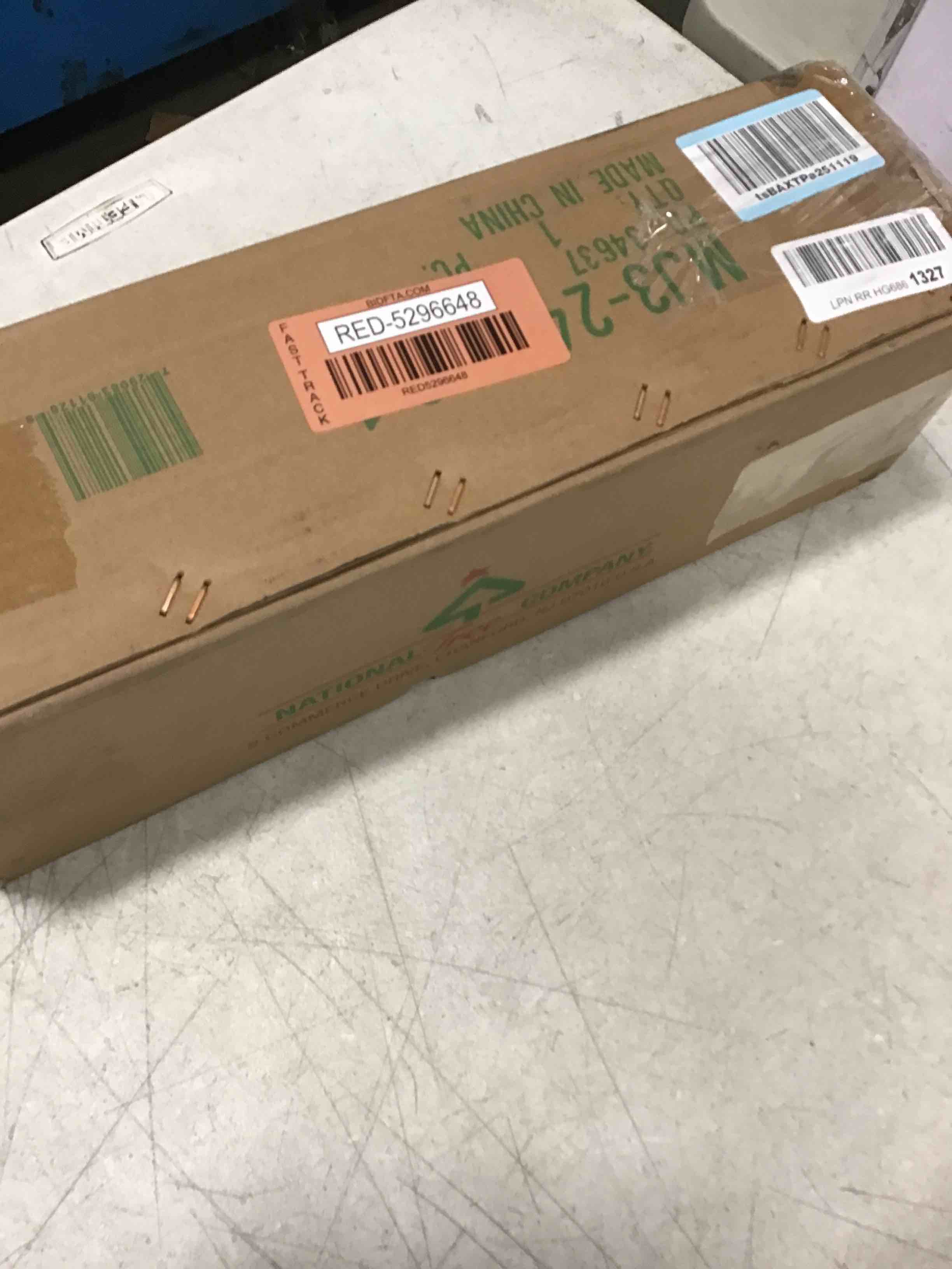 https://s3.amazonaws.com/lotting-images-prod/bidfta/RED5296648_1704296164697.jpeg
