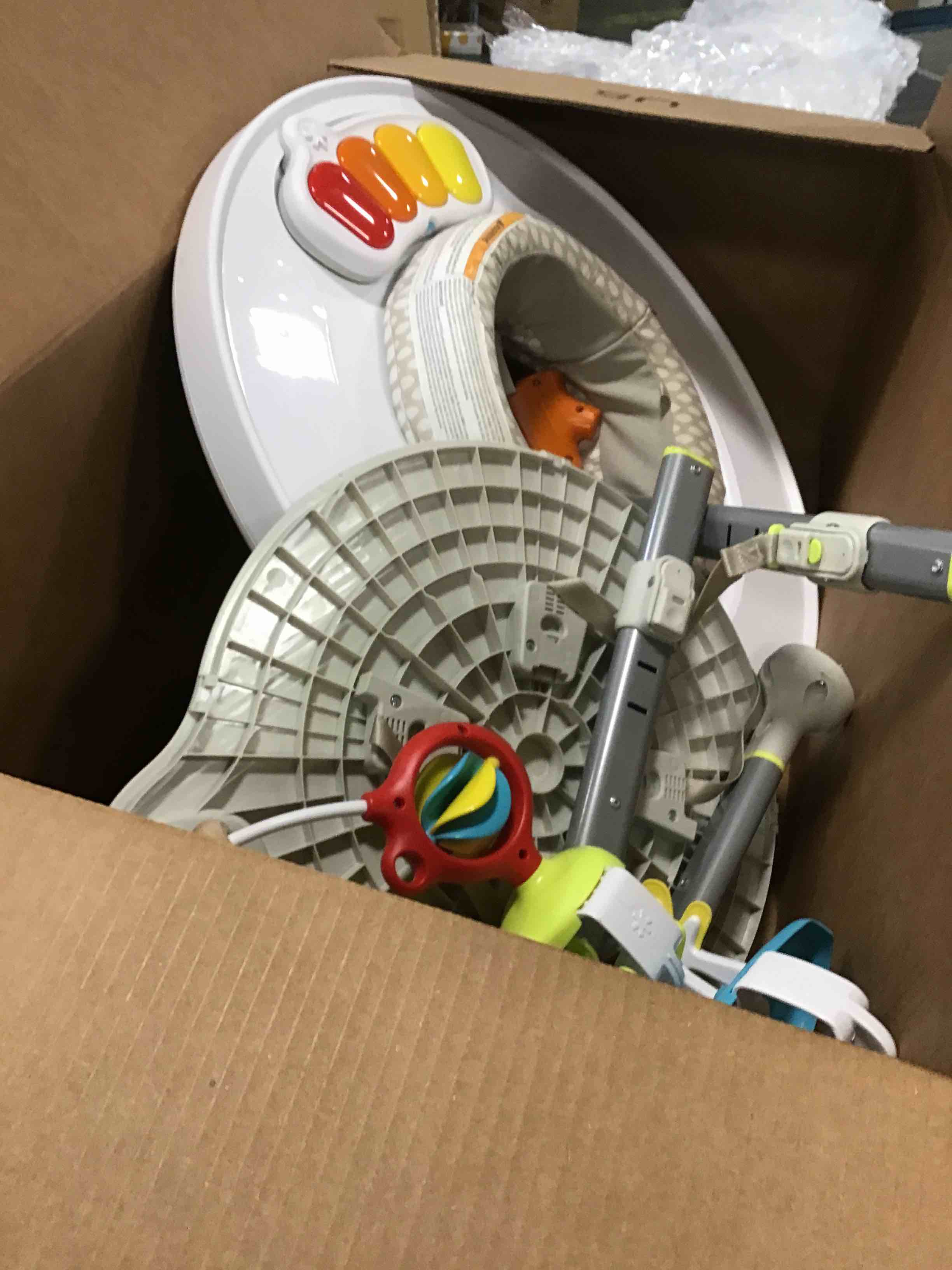 https://s3.amazonaws.com/lotting-images-prod/bidfta/RED5296654_1704297435155.jpeg