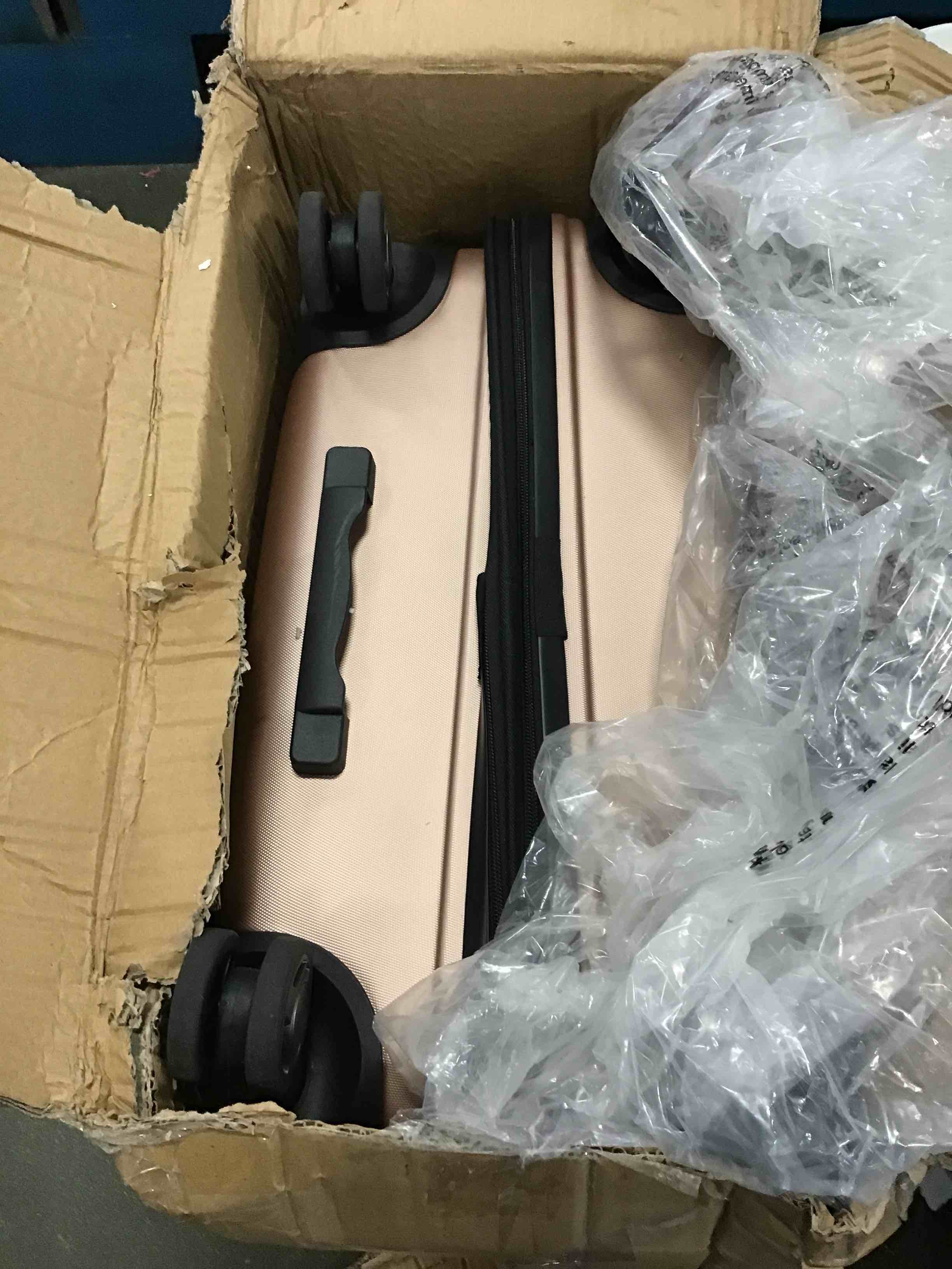 https://s3.amazonaws.com/lotting-images-prod/bidfta/RED5296762_1704311120685.jpeg