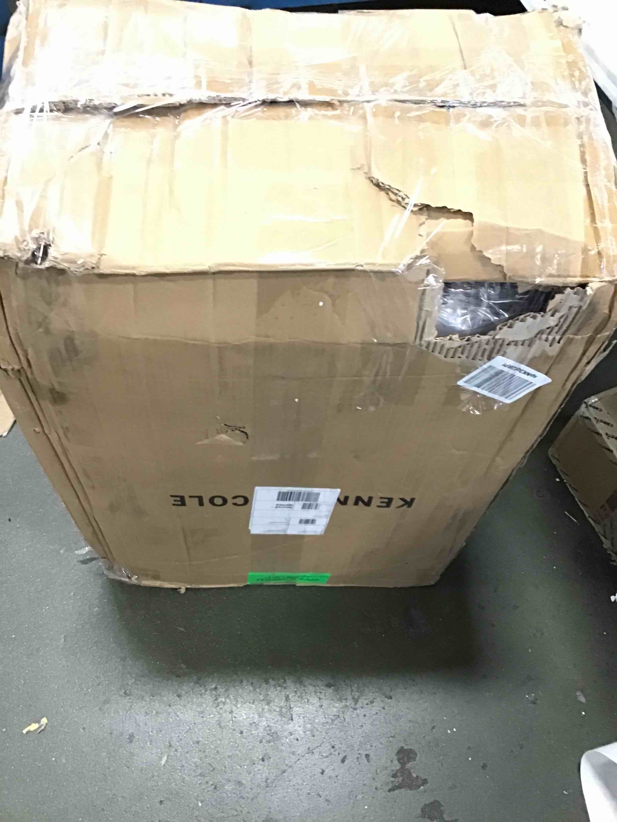 https://s3.amazonaws.com/lotting-images-prod/bidfta/RED5296762_1704311156025.jpeg