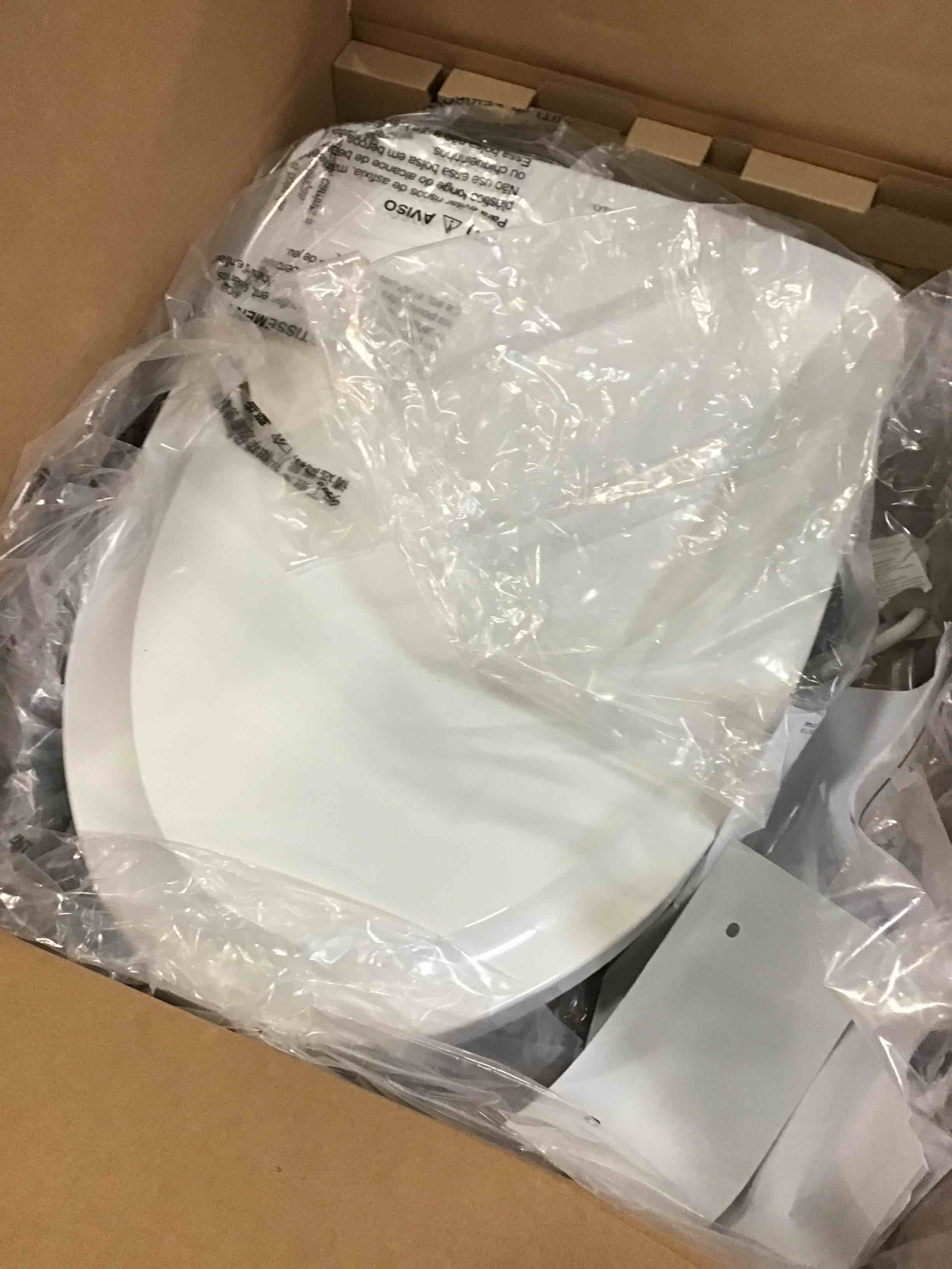 https://s3.amazonaws.com/lotting-images-prod/bidfta/RED5296896_1704378963962.jpeg