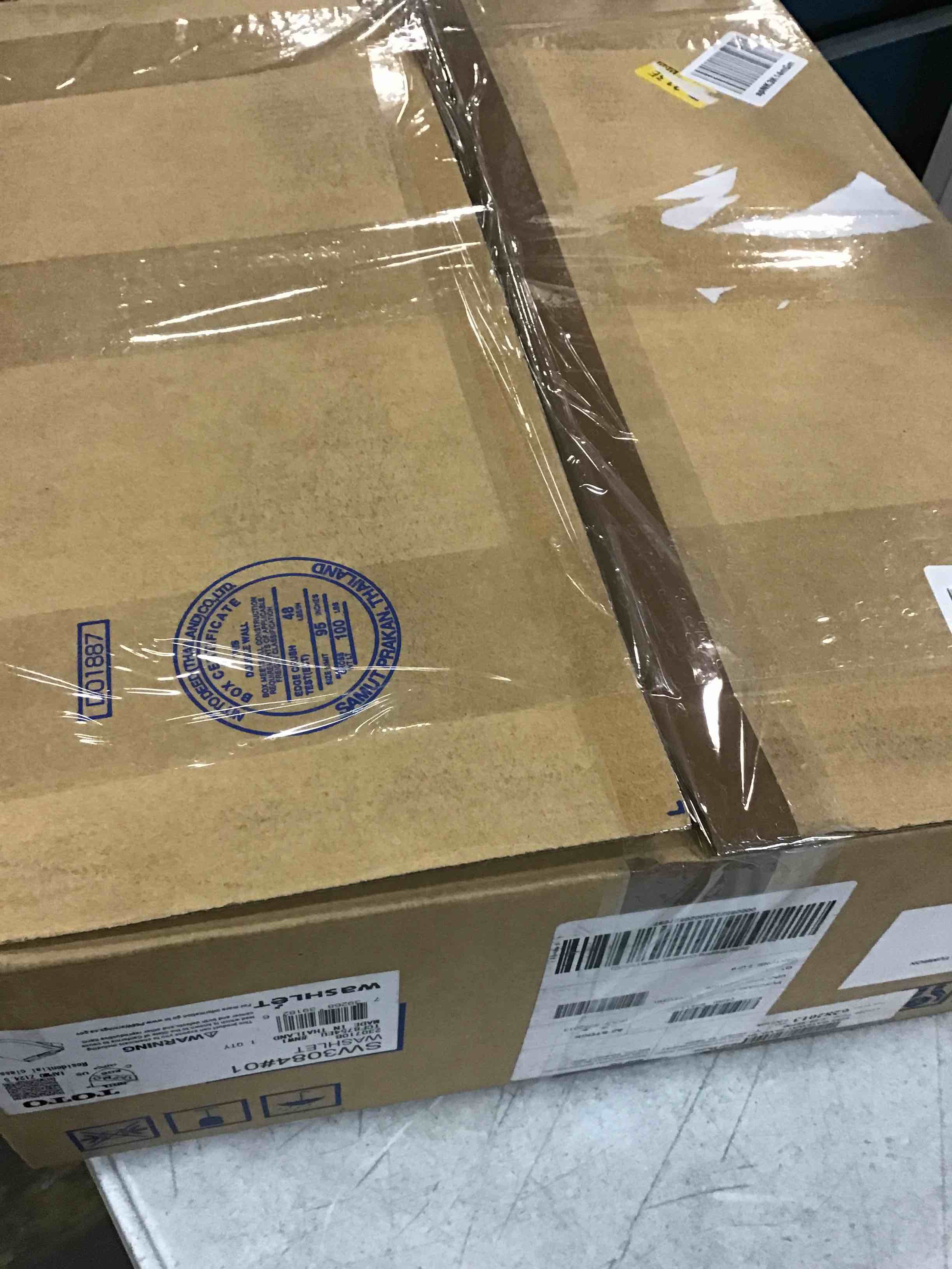https://s3.amazonaws.com/lotting-images-prod/bidfta/RED5296927_1704384062604.jpeg