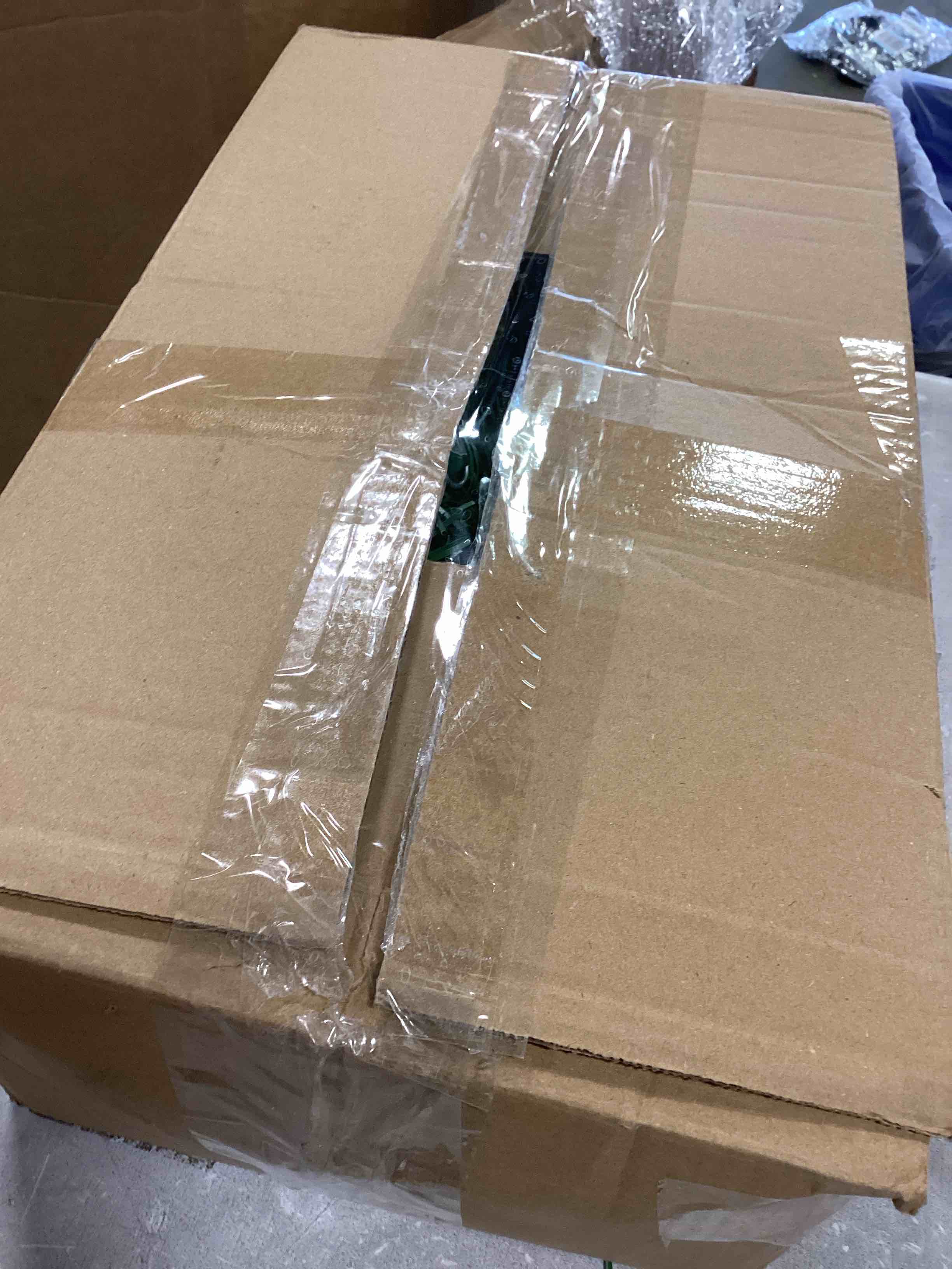 https://s3.amazonaws.com/lotting-images-prod/bidfta/RED5297990_1704292530713.jpeg