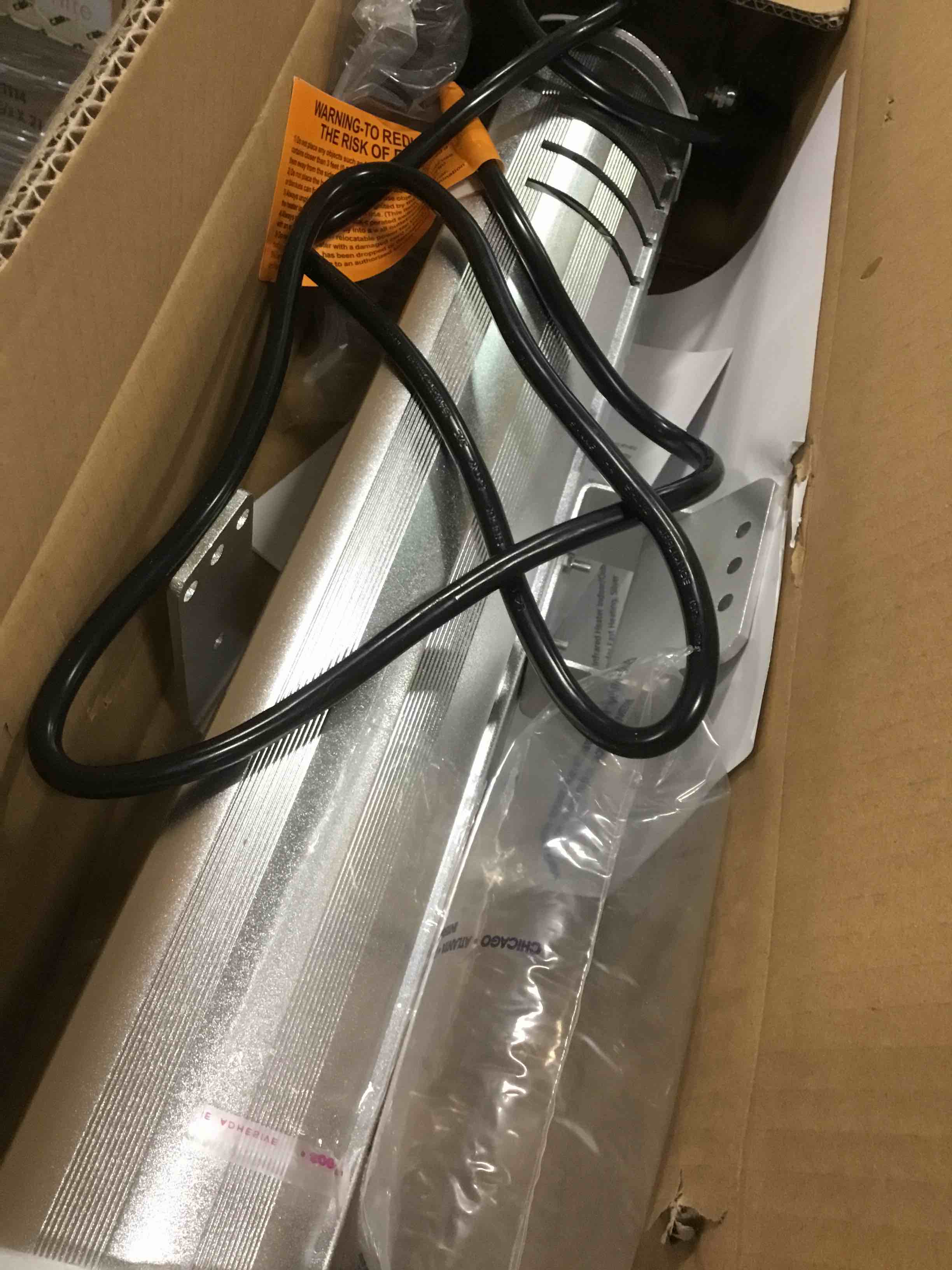 https://s3.amazonaws.com/lotting-images-prod/bidfta/RED5298126_1704314363193.jpeg