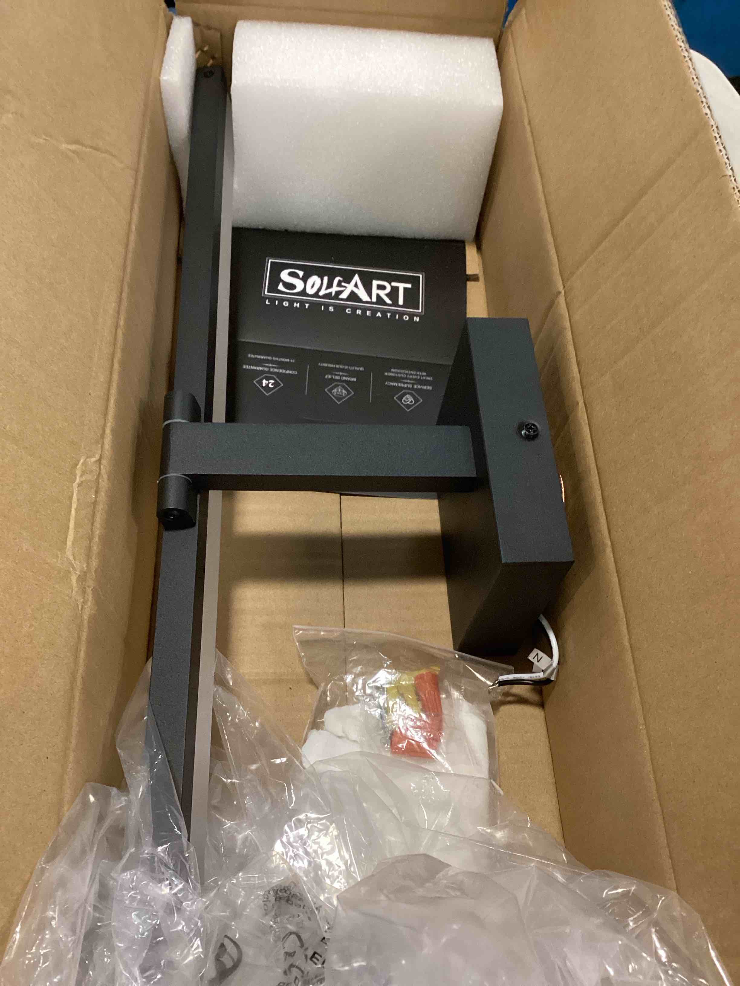 https://s3.amazonaws.com/lotting-images-prod/bidfta/RED5298286_1704389461534.jpeg
