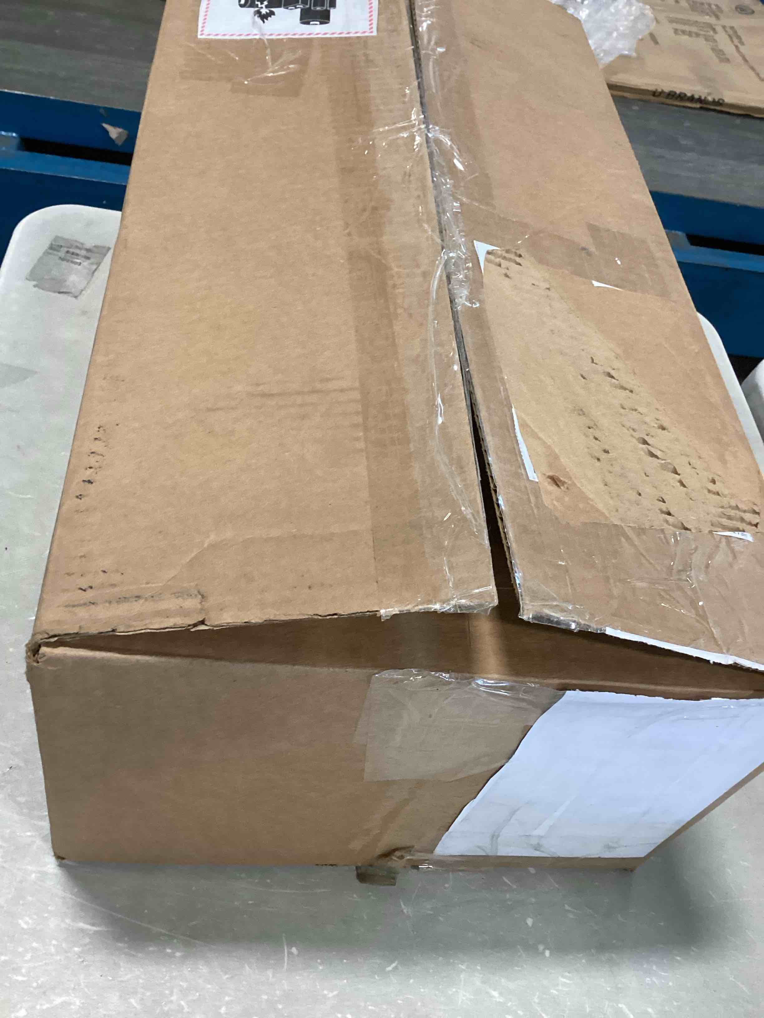 https://s3.amazonaws.com/lotting-images-prod/bidfta/RED5298297_1704392815340.jpeg