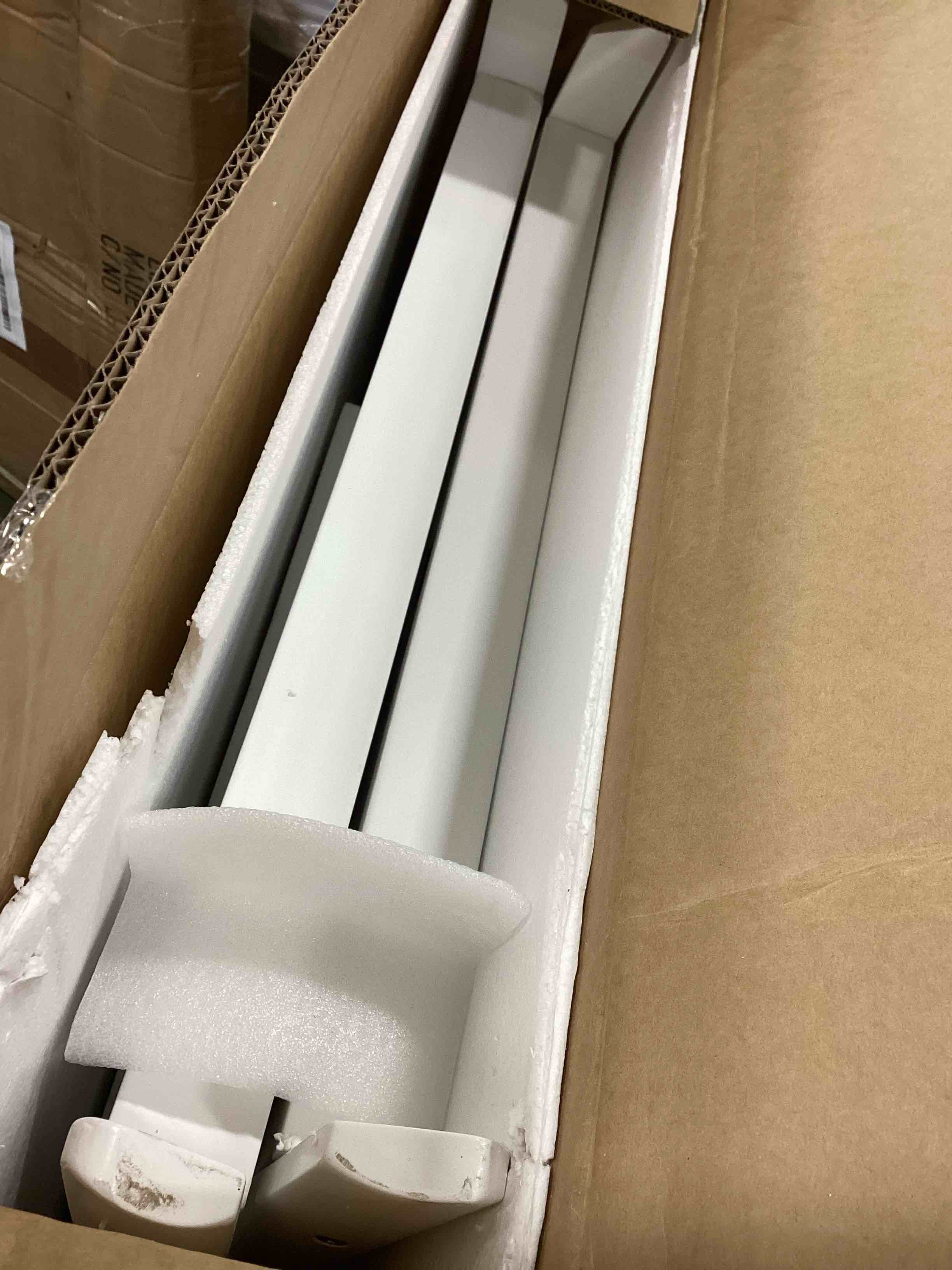https://s3.amazonaws.com/lotting-images-prod/bidfta/RED5298414_1704462564577.jpeg