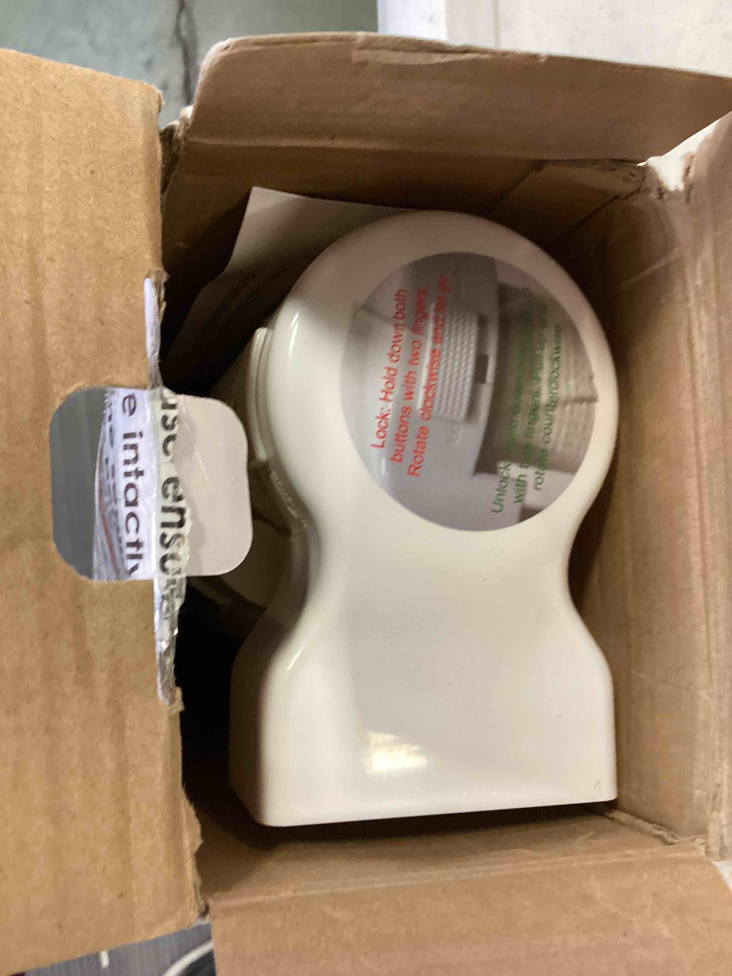 https://s3.amazonaws.com/lotting-images-prod/bidfta/RED5299792_1703957654006.jpeg