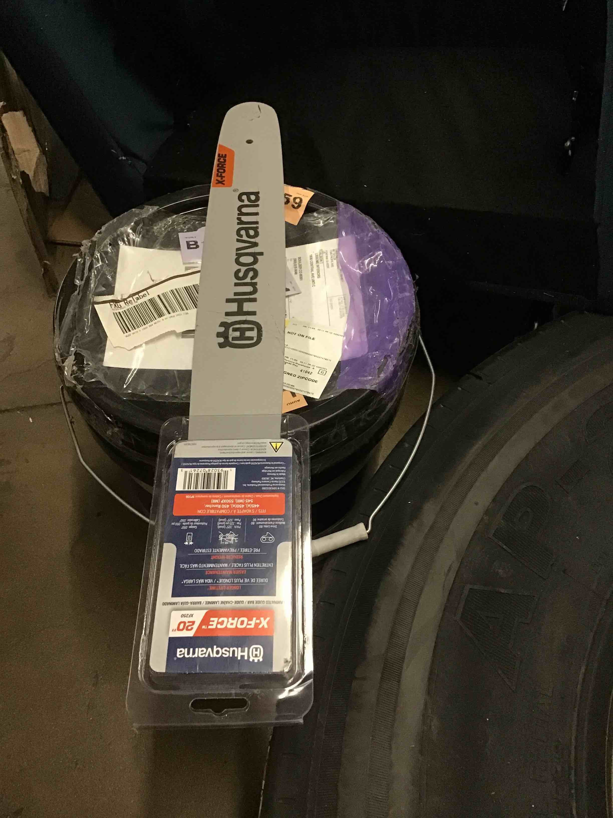 https://s3.amazonaws.com/lotting-images-prod/bidfta/RED5304145_1700504963481.jpeg