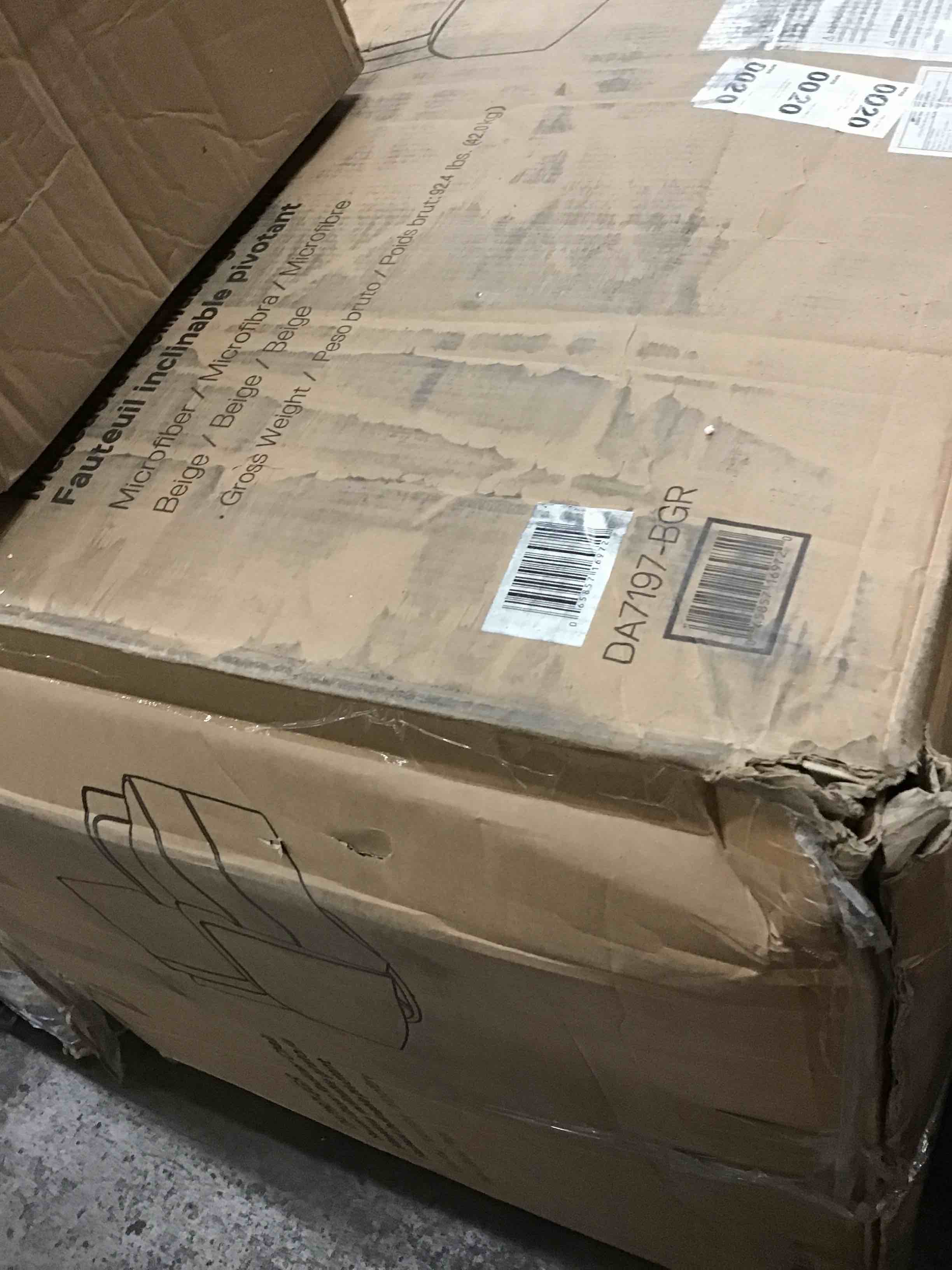 https://s3.amazonaws.com/lotting-images-prod/bidfta/RED5304179_1700597358112.jpeg