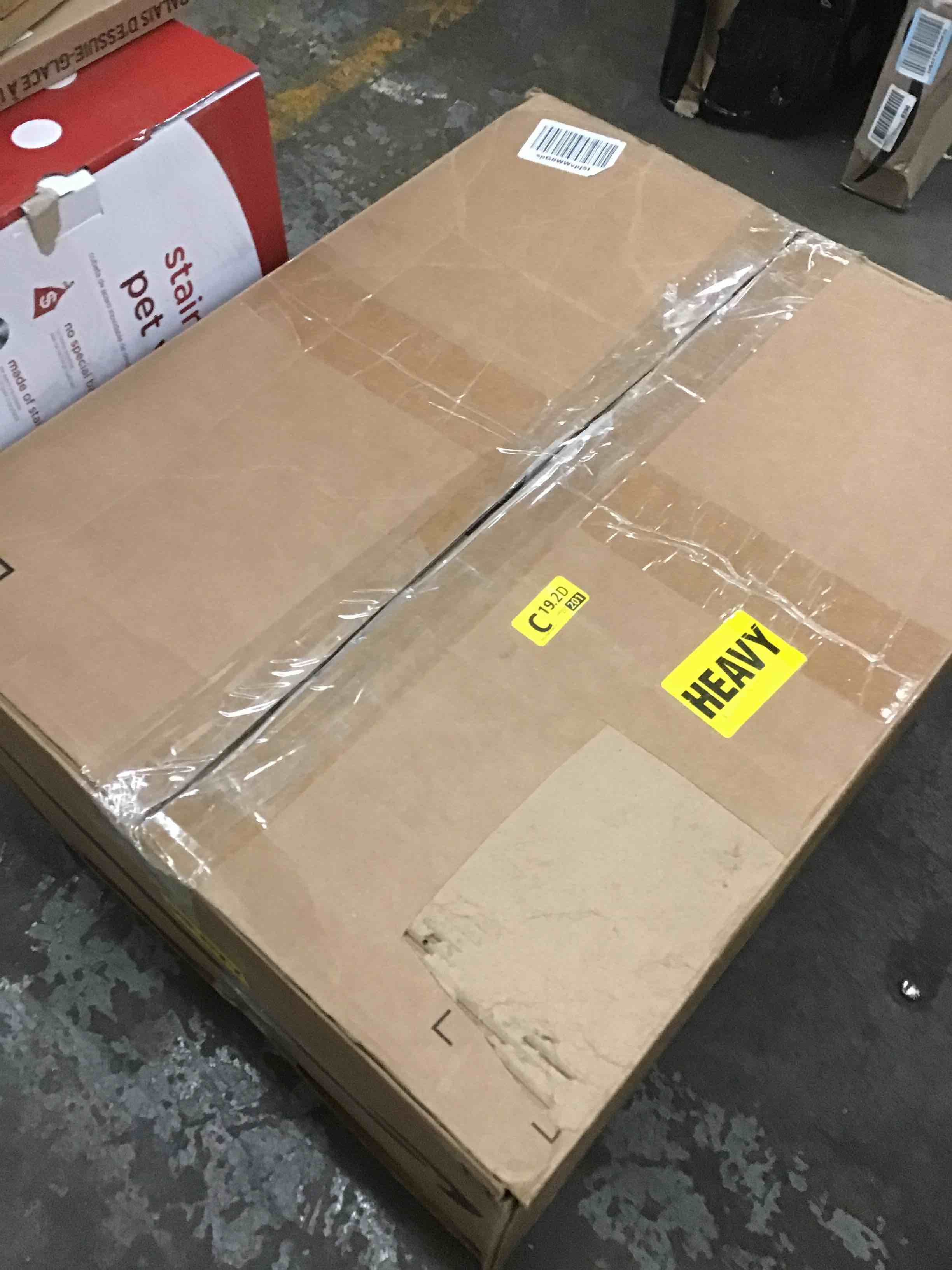 https://s3.amazonaws.com/lotting-images-prod/bidfta/RED5304728_1706632737245.jpeg