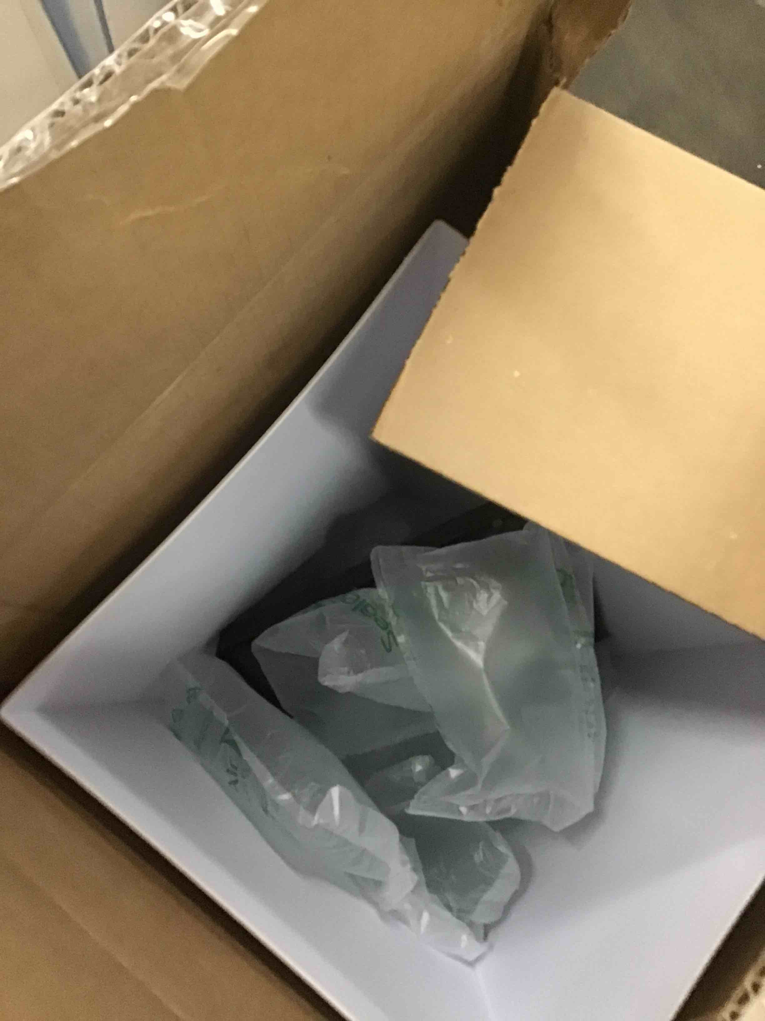 https://s3.amazonaws.com/lotting-images-prod/bidfta/RED5304808_1706647494965.jpeg