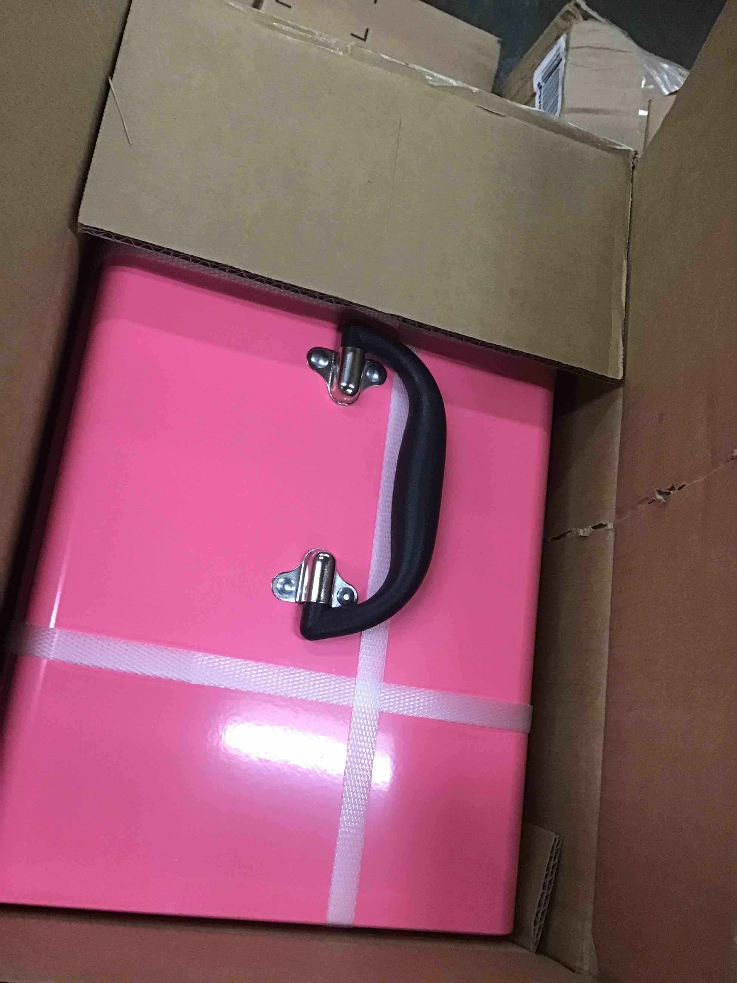 https://s3.amazonaws.com/lotting-images-prod/bidfta/RED5304810_1706647787405.jpeg