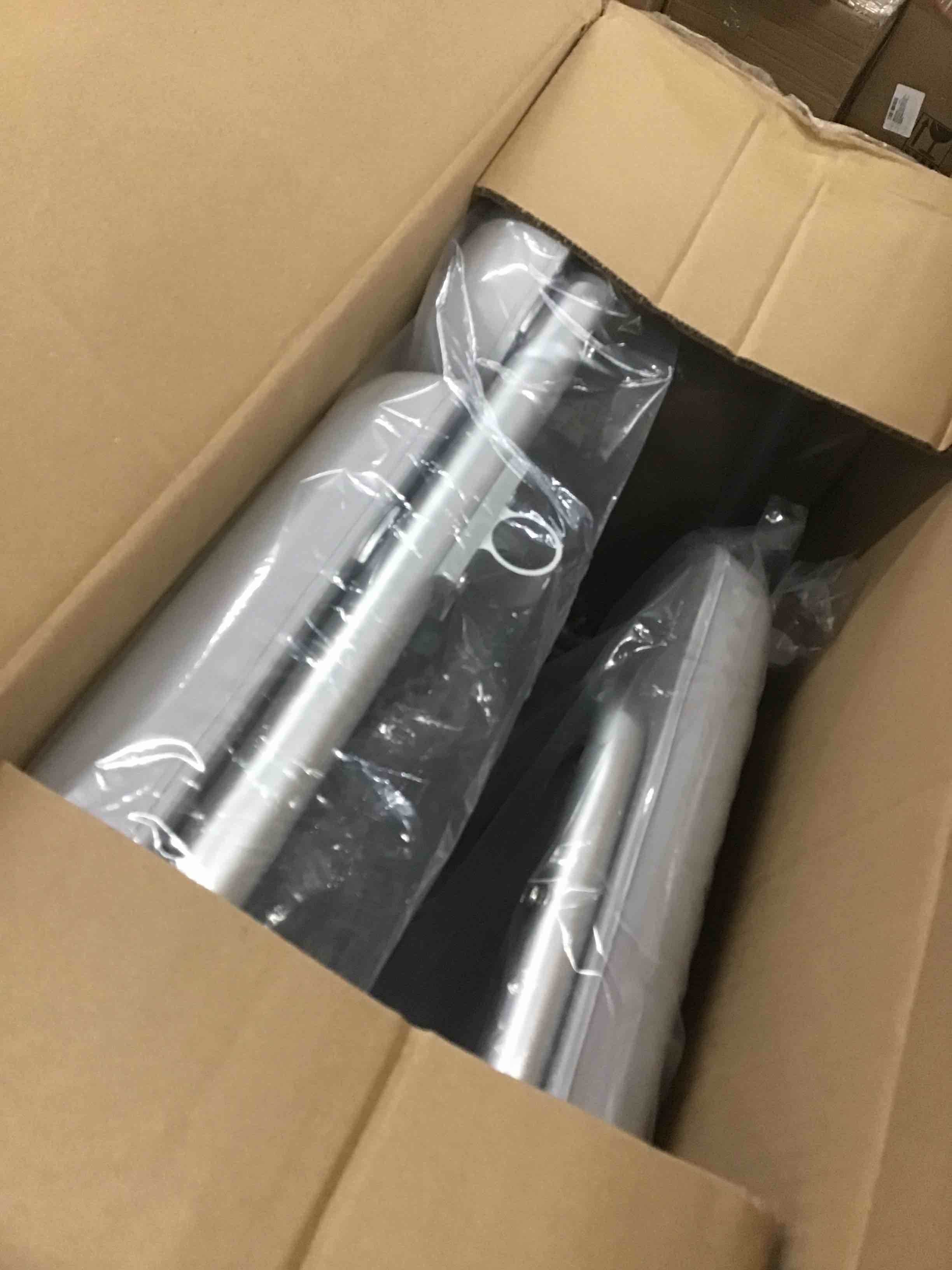 https://s3.amazonaws.com/lotting-images-prod/bidfta/RED5304817_1706648493365.jpeg