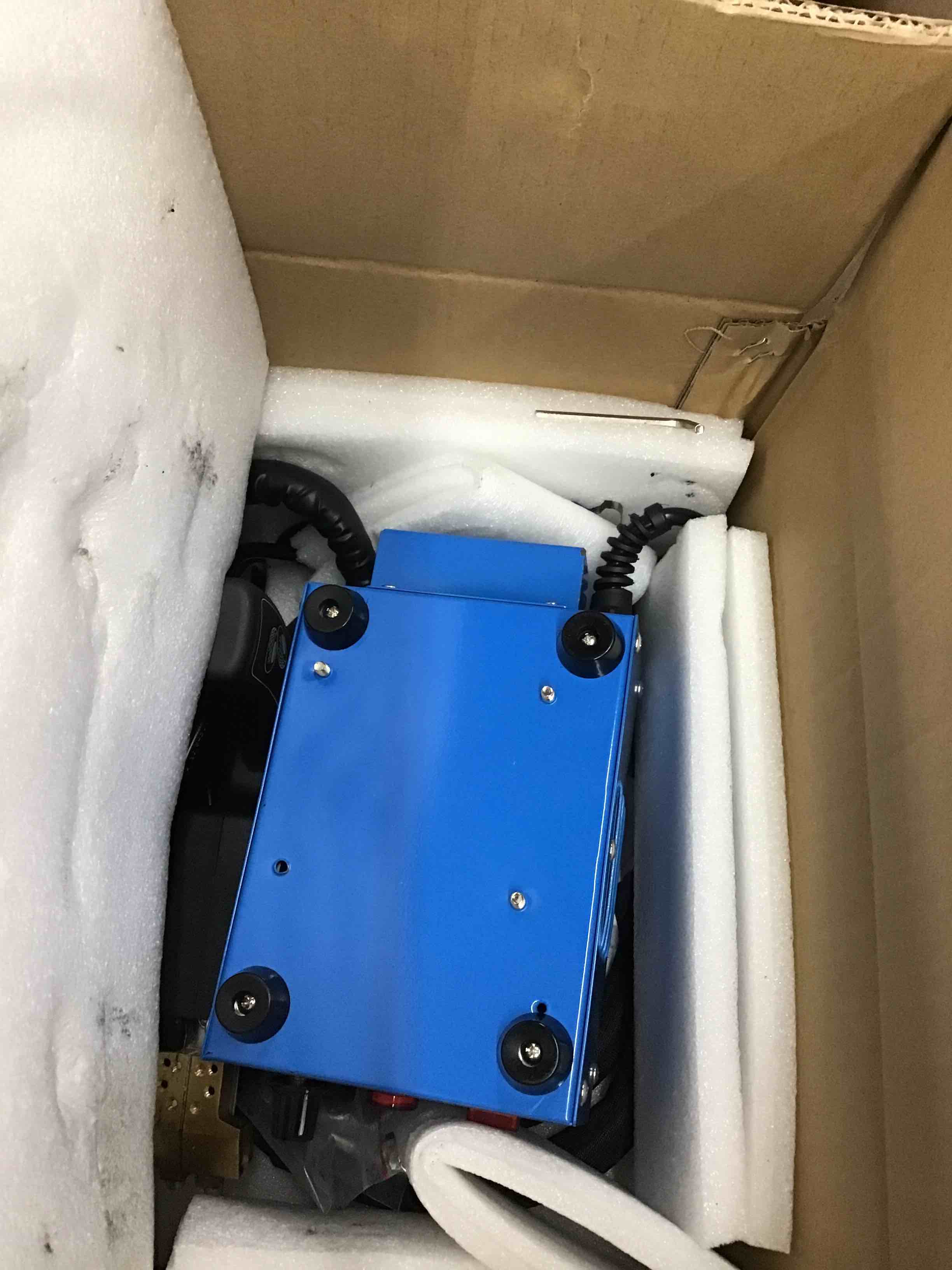 https://s3.amazonaws.com/lotting-images-prod/bidfta/RED5305049_1714484433780.jpeg
